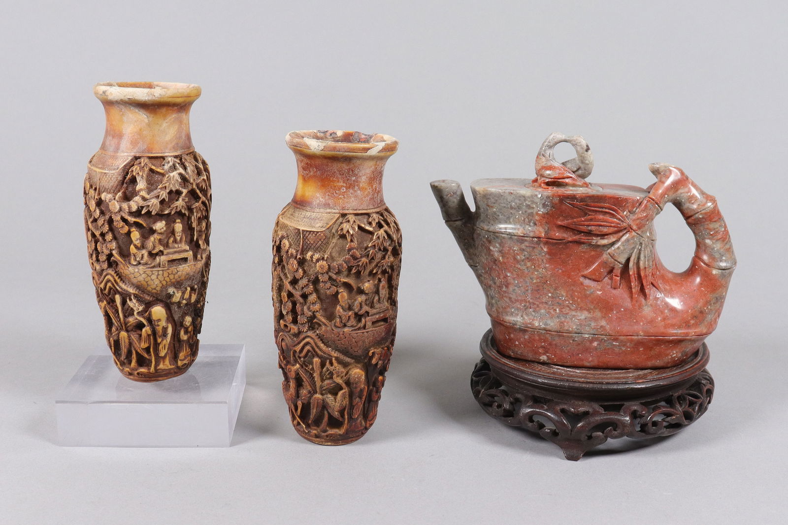 Lots Chinese stone carvings: Lots Chinese stone carvings.