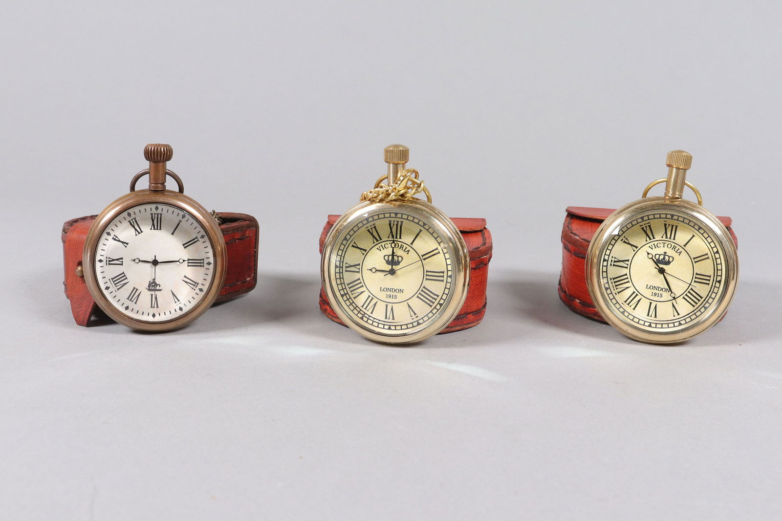 Lots pocket watch ungraded: Lots pocket watch, ungraded. We do not guarantee any grading. All sales are final, no return.