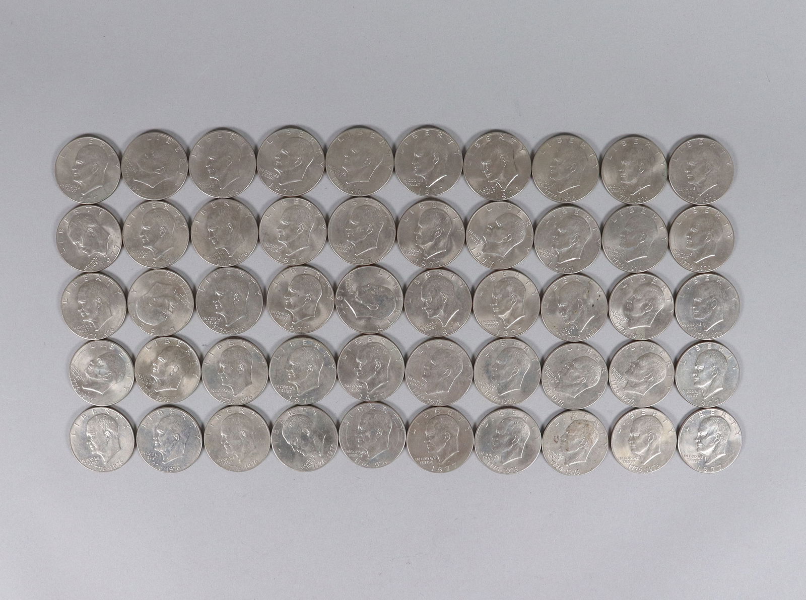 Lots coins ungraded: Lots coins ungraded. We do not guarantee any grading, material, carvings, descriptions or age. We do not do any grading. Possibly copy or reproduction. Please contact us if you have any question