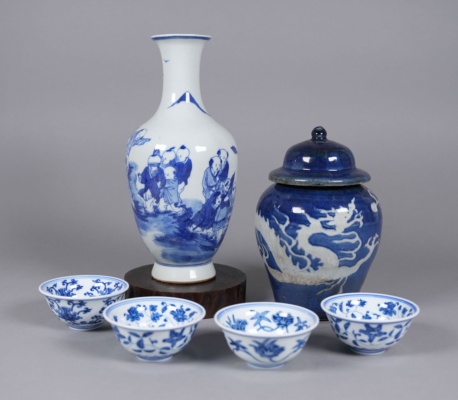 Lots Chinese porcelains (1 of 7)