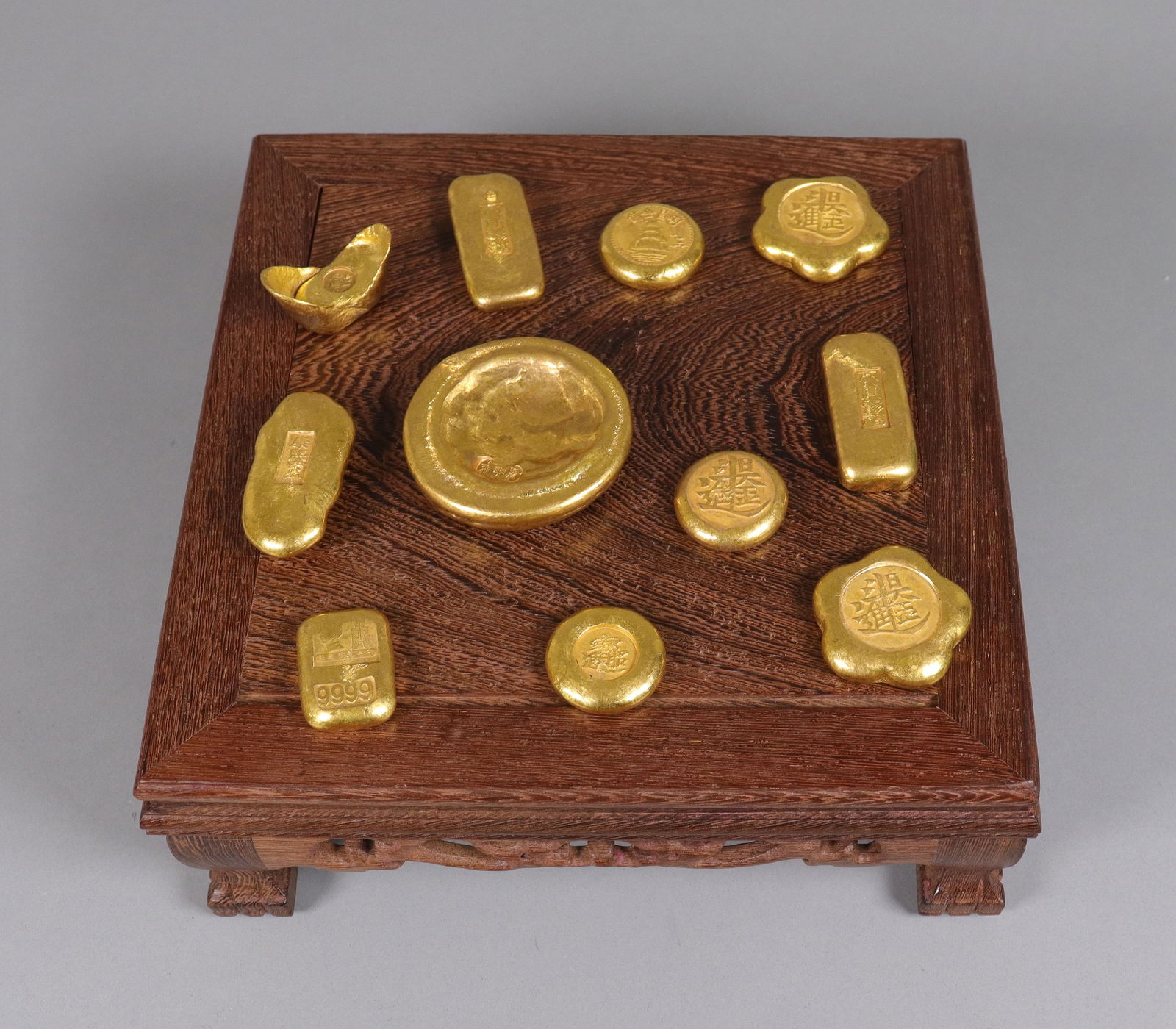 Lots Chinese ingots ungraded: Lots Chinese ingots ungraded. We do not guarantee any carvings, writing, material, age or grading. All sales are final. No return. Bidder can contact us with any questions before bidding.