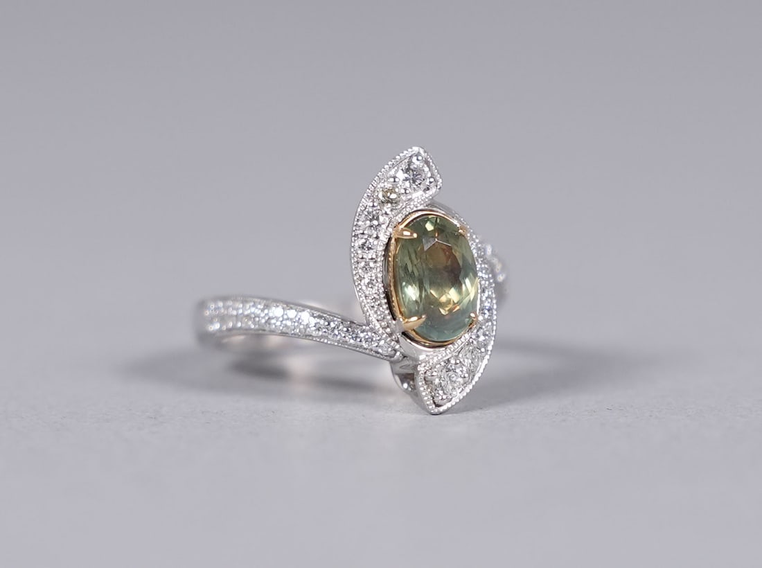 Platinum chrysoberyl diamond ring GIA: Platinum Chrysoberyl diamond ring, comes with GIA certificate. Total 1.55 carats Chrysoberyl and 0.39 carats diamonds. US ring size 6.75.