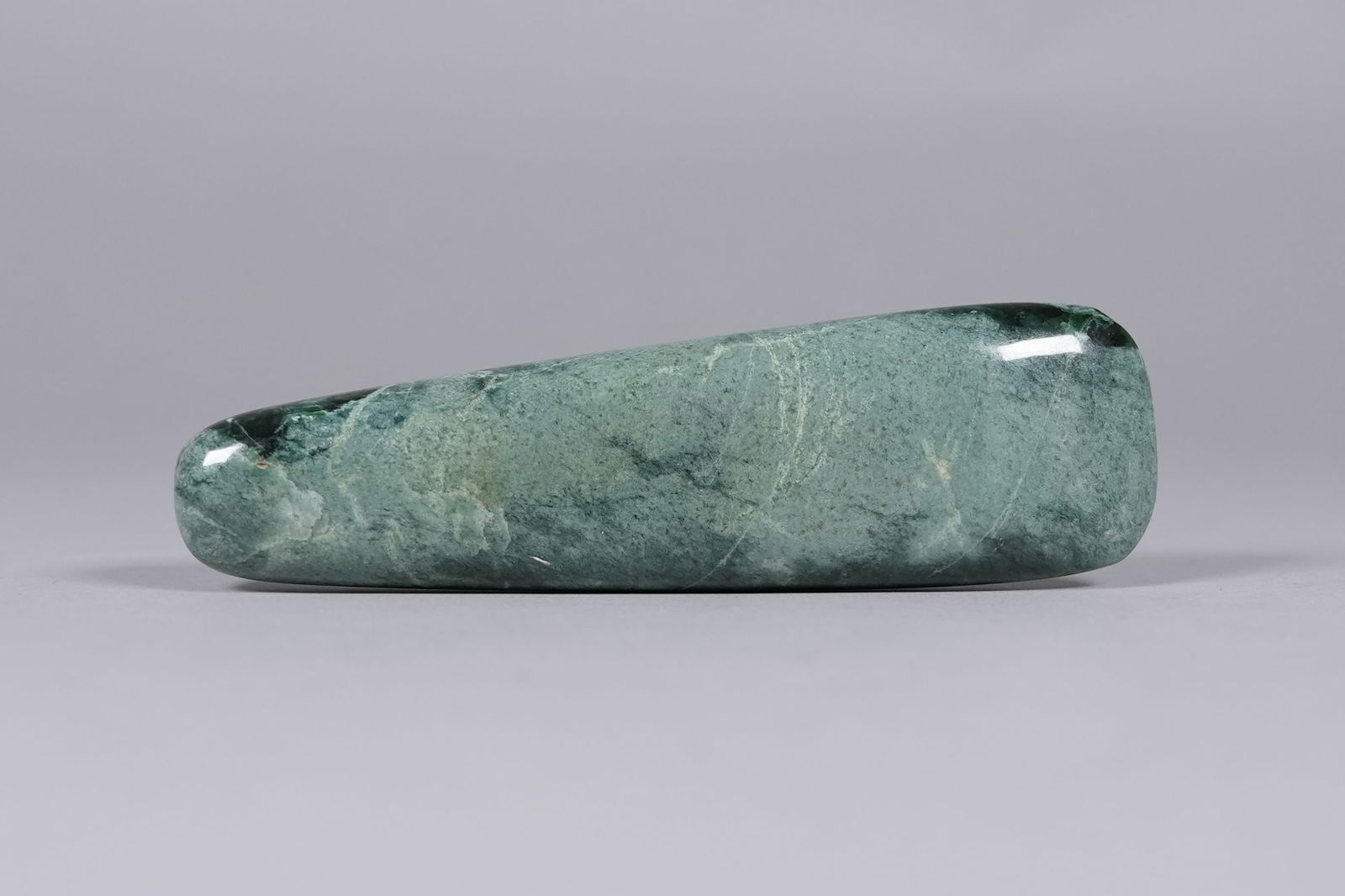 Important Olmec jade celt - 3