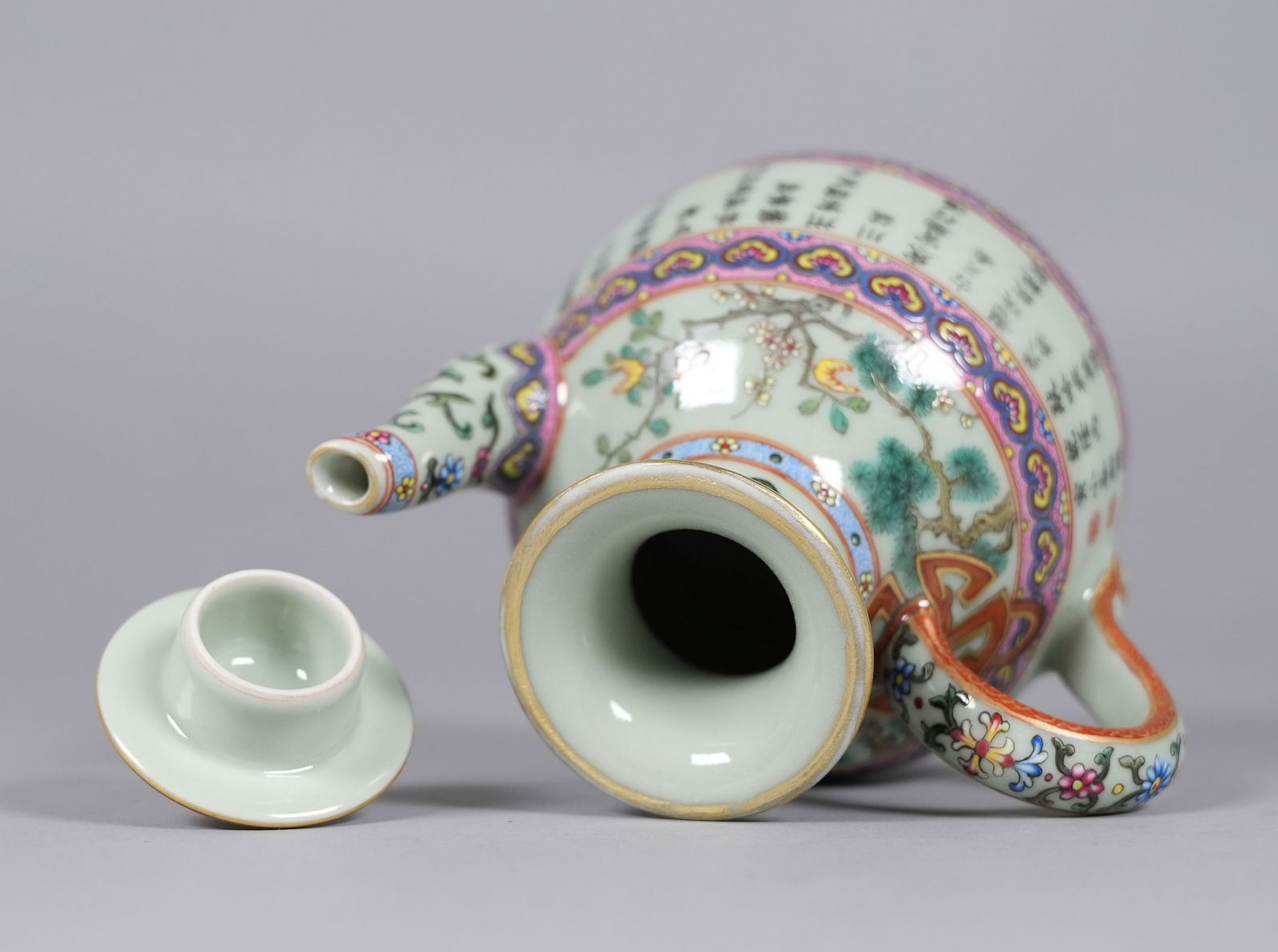 Chinese fine teapot with container - 4