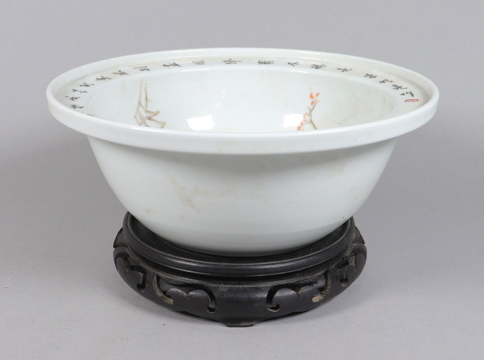 Chinese large fine bowl: Chinese large fine bowl. H: 4" x W: 10."