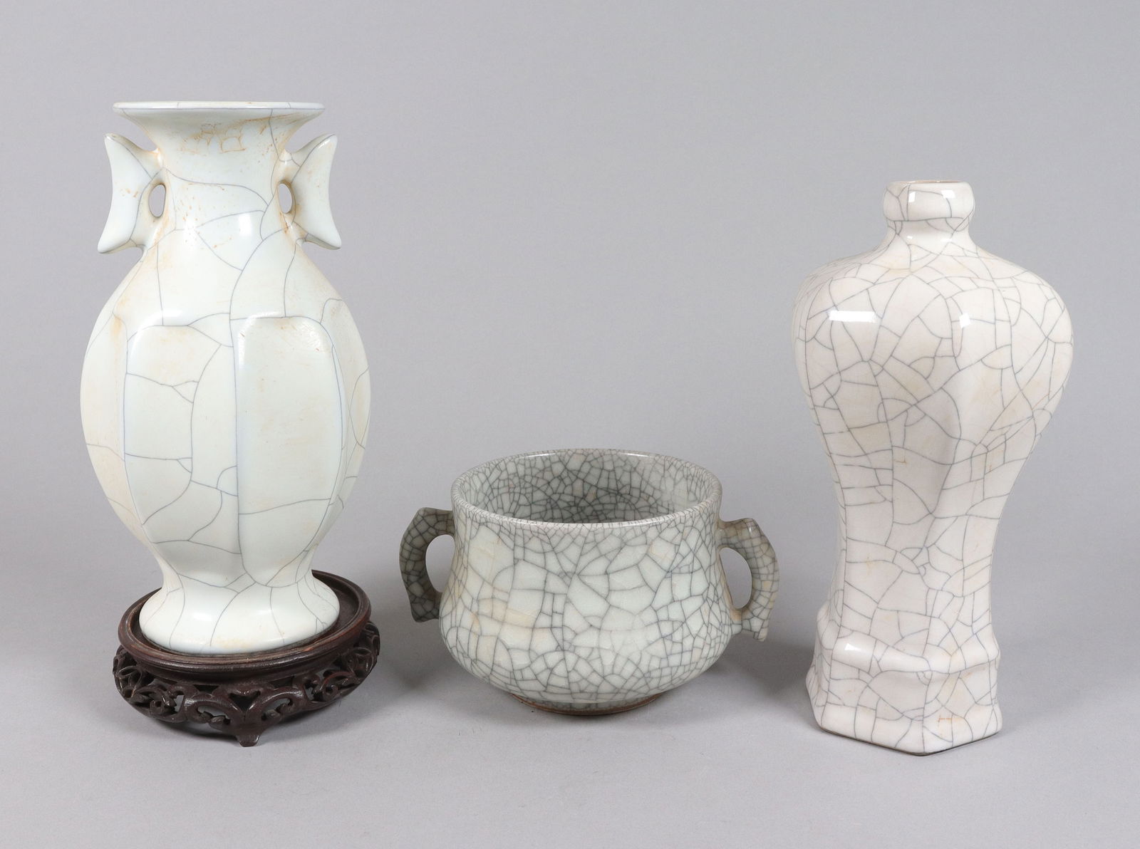 Lots Chinese crackled vase (1 of 8)