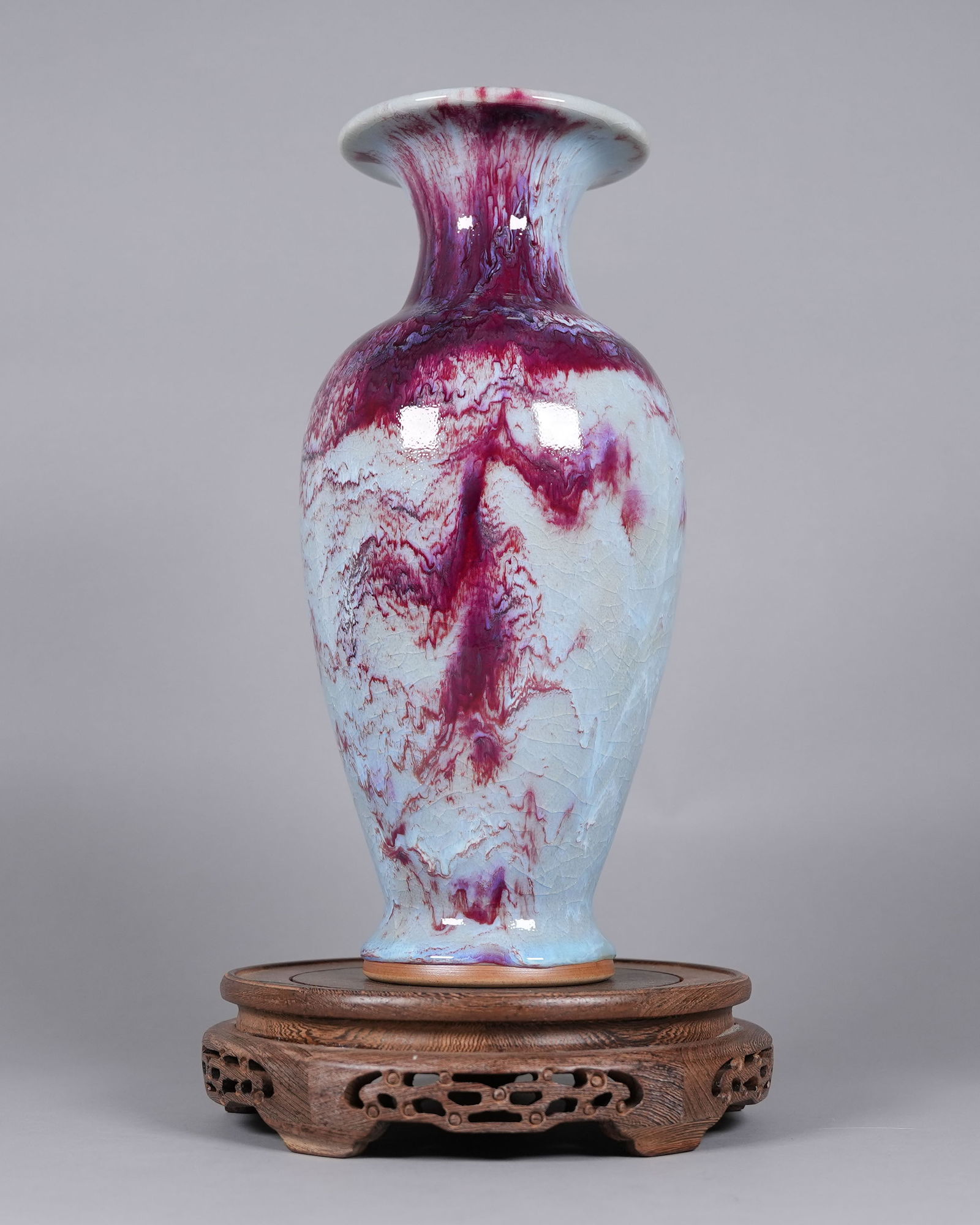 Chinese fine purple vase (1 of 7)