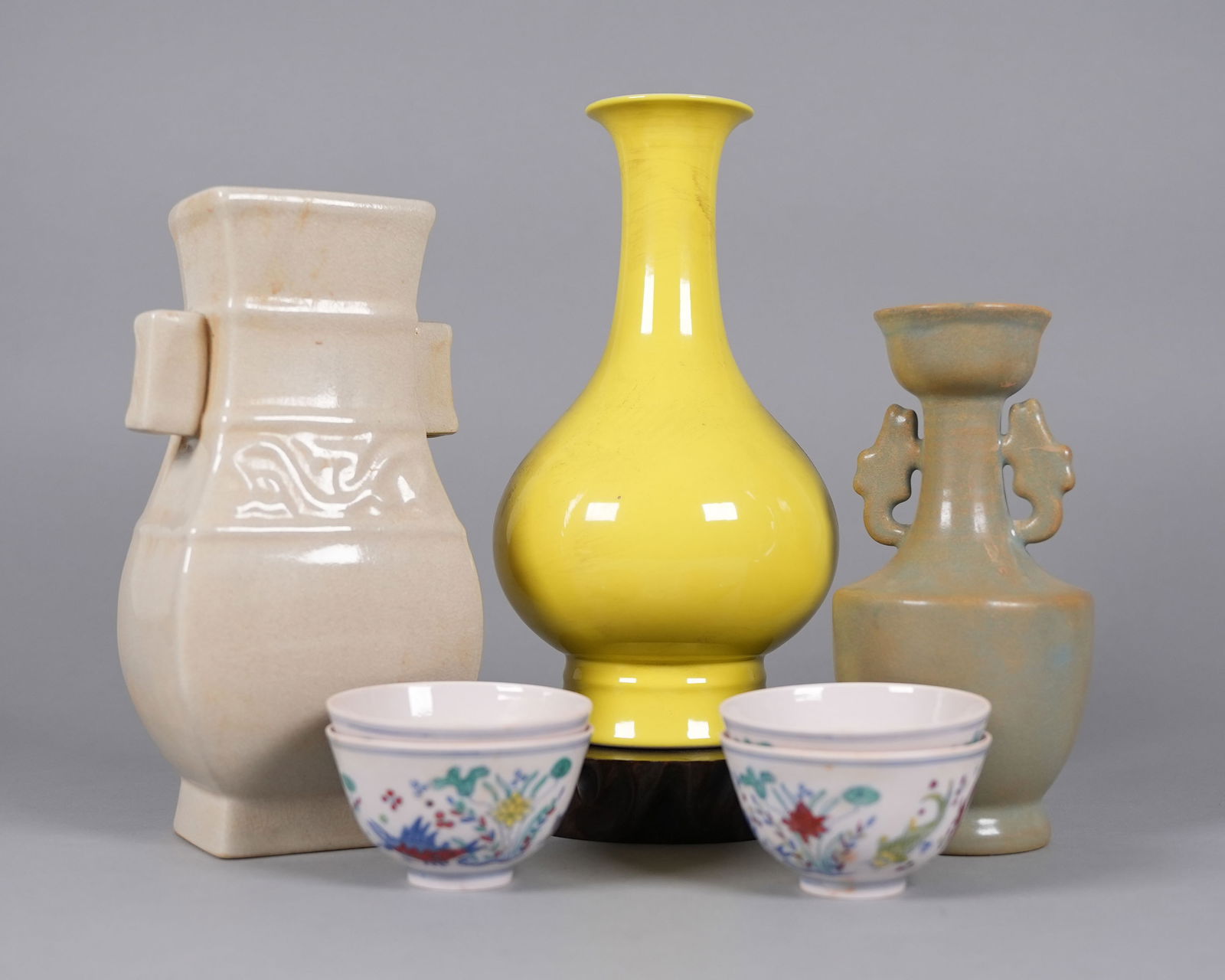 Lots Chinese porcelains: Lots Chinese fine porcelains, largest H: 9.2" x W: 5."