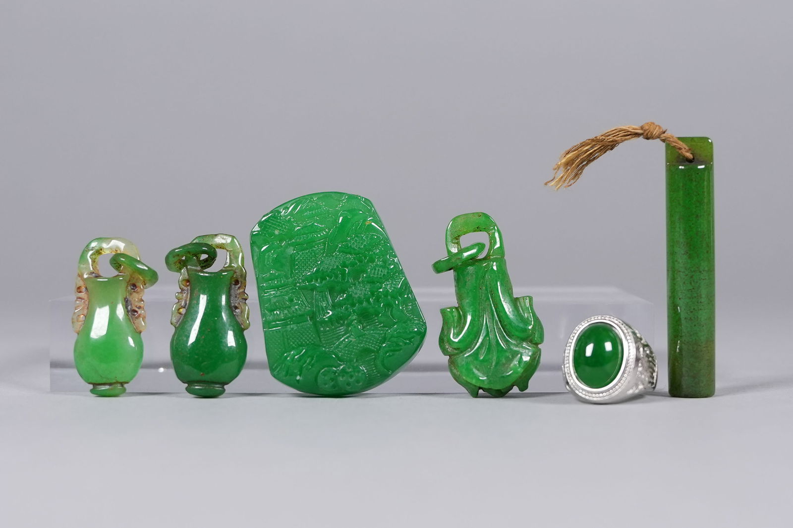 Lots Chinese apple green items: Lots Chinese apple green items.