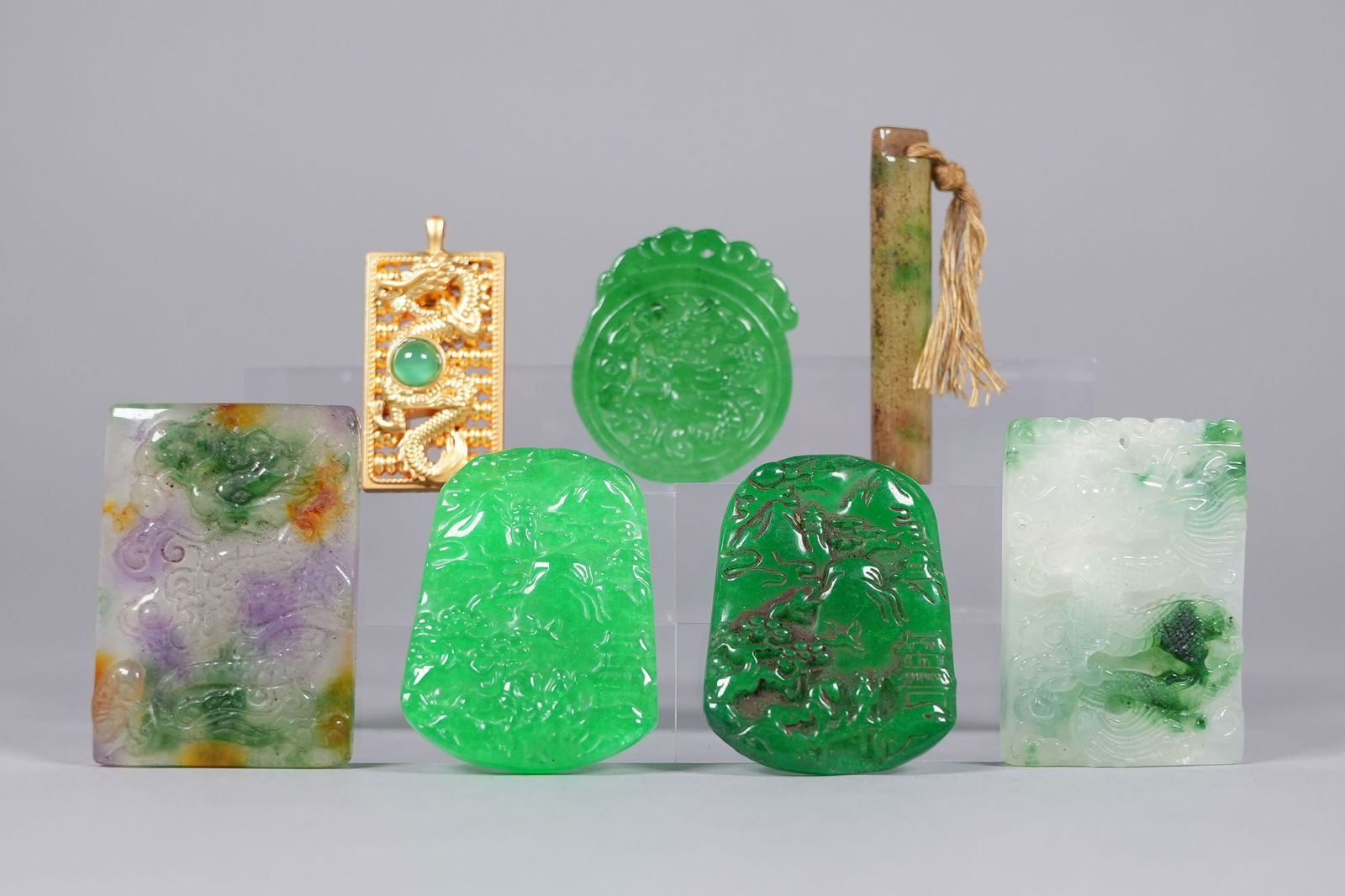 Lots Chinese fine carvings: Lots Chinese fine carvings.