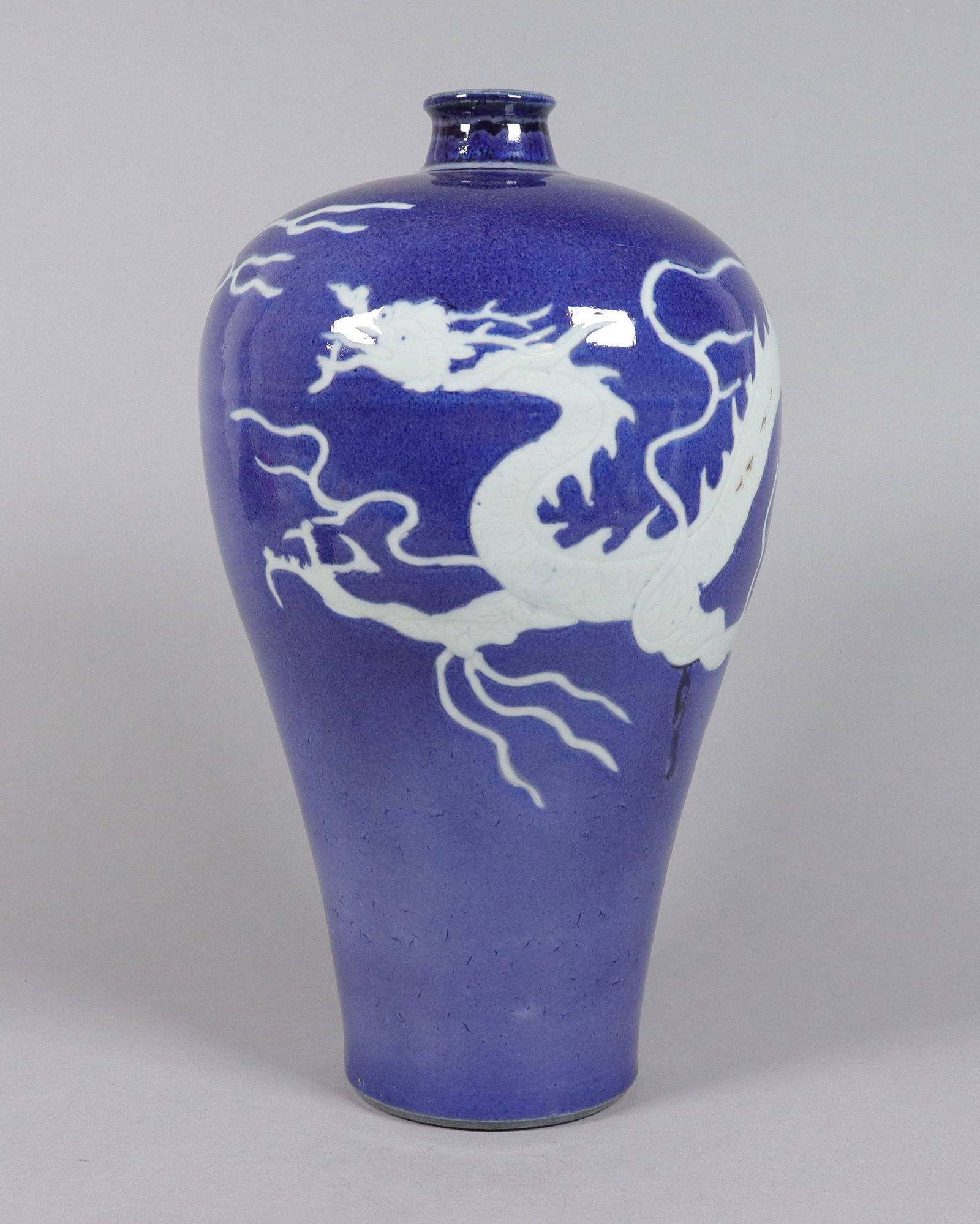 Chinese tall dragon vase (1 of 6)