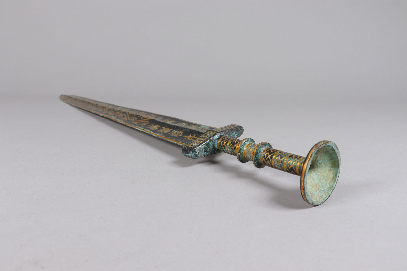 Chinese gilted bronze sword - 4