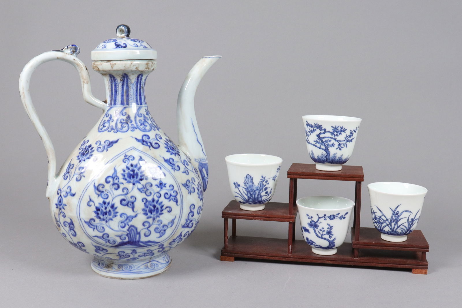 Lots Chinese b/w fine porcelains (1 of 7)