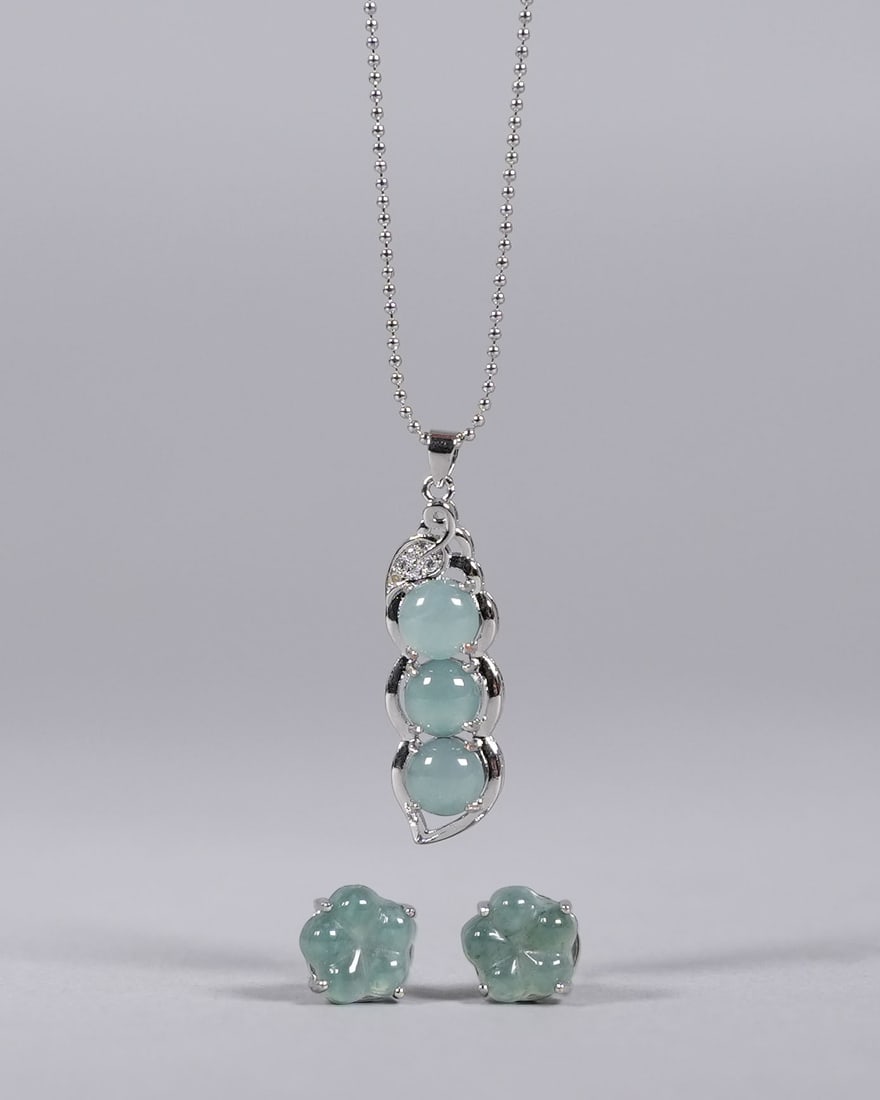 Lots Chinese sterling natural jadeite items: Lots Chinese sterling natural jadeite items. From an estate.