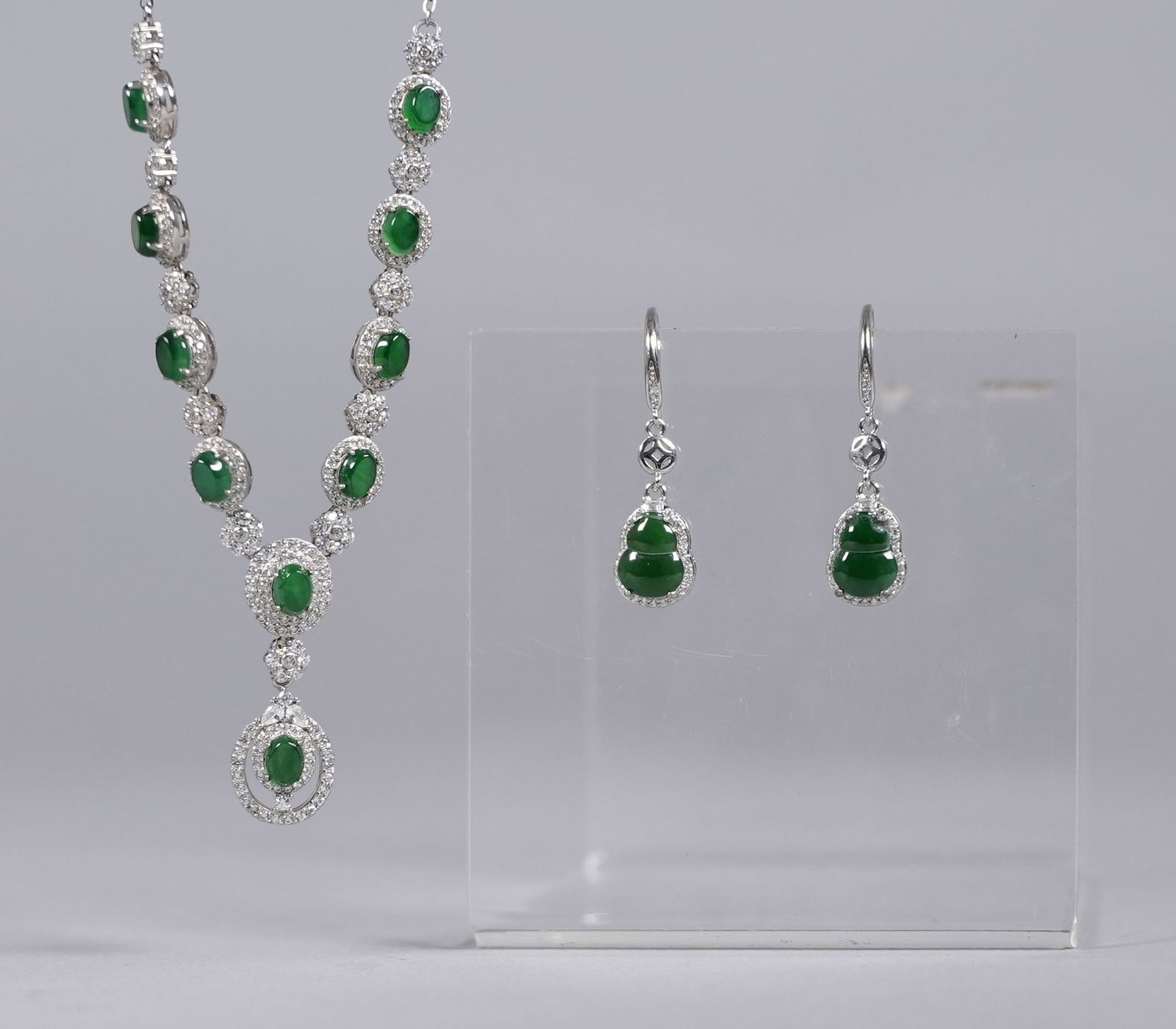 Lots Chinese sterling natural jadeite items (1 of 8)