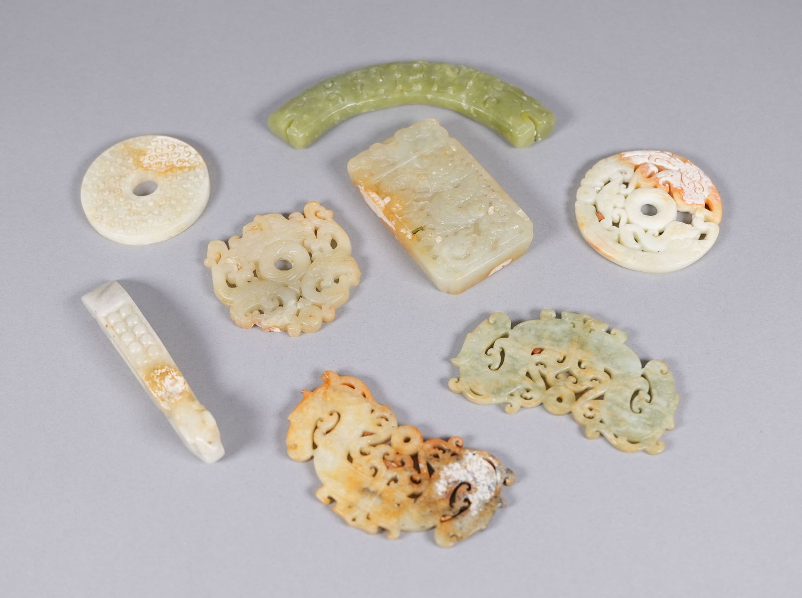 Lots Chinese jade carvings (1 of 5)