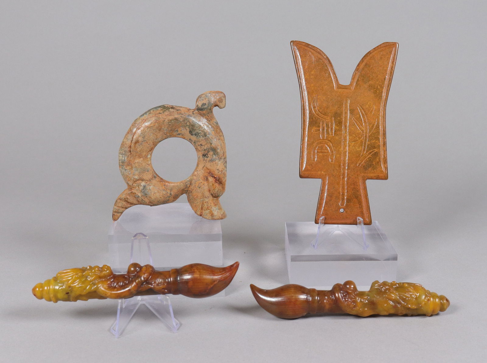 Lots Chinese fine carvings: Lots Chinese fine carvings.