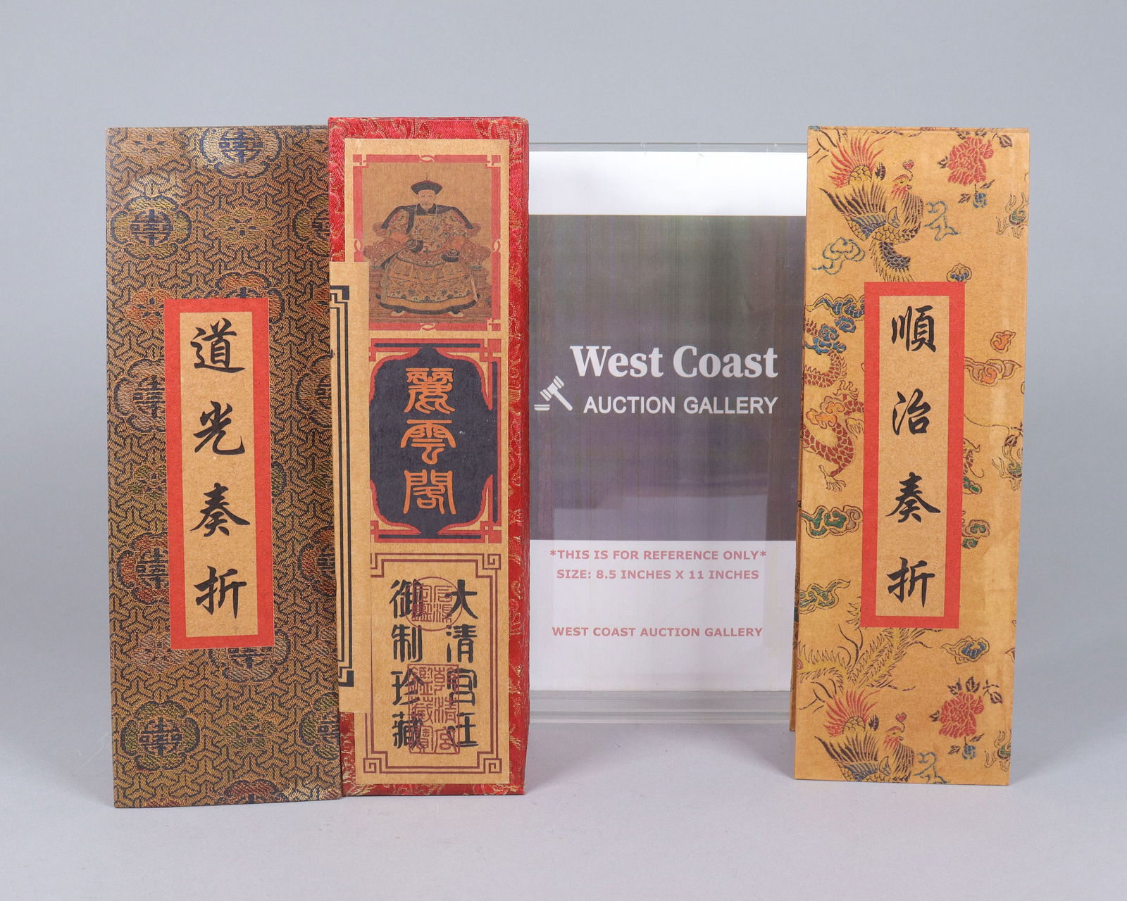 Lots Chinese scrolls in box - 2