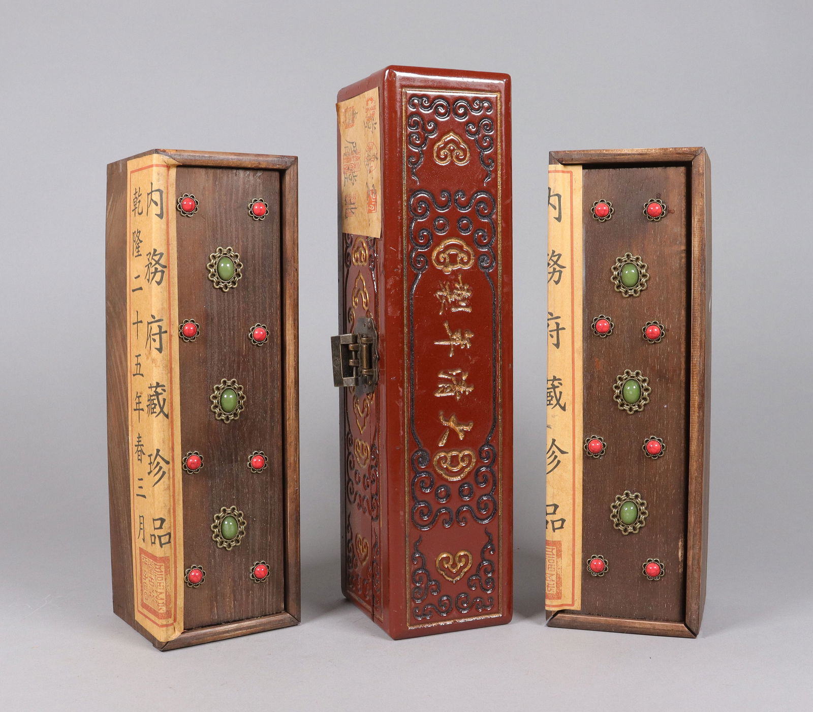 Lots Chinese scrolls in box (1 of 7)