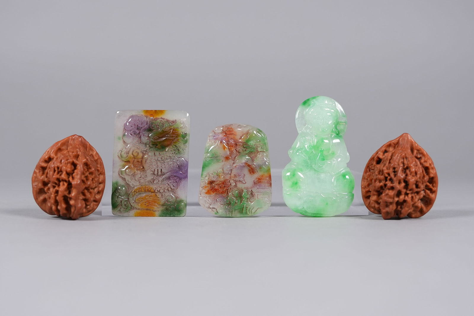 Lots Chinese fine carvings: Lots Chinese fine carvings.