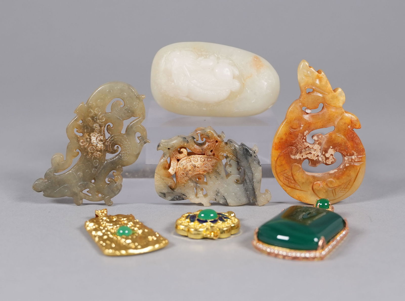 Lots Chinese fine carvings: Lots Chinese fine carvings.