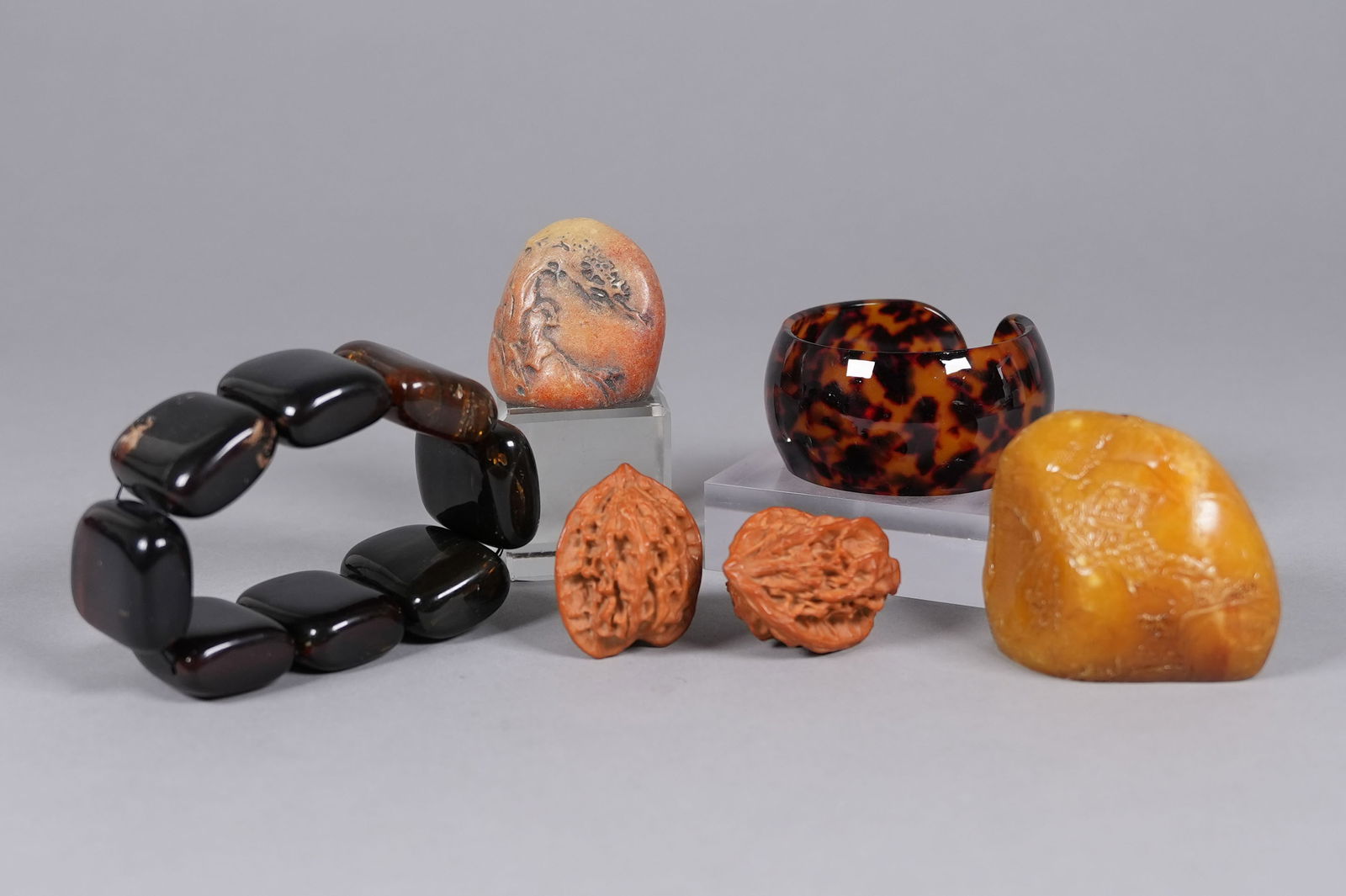 Lots Chinese fine carvings: Lots Chinese carved items.