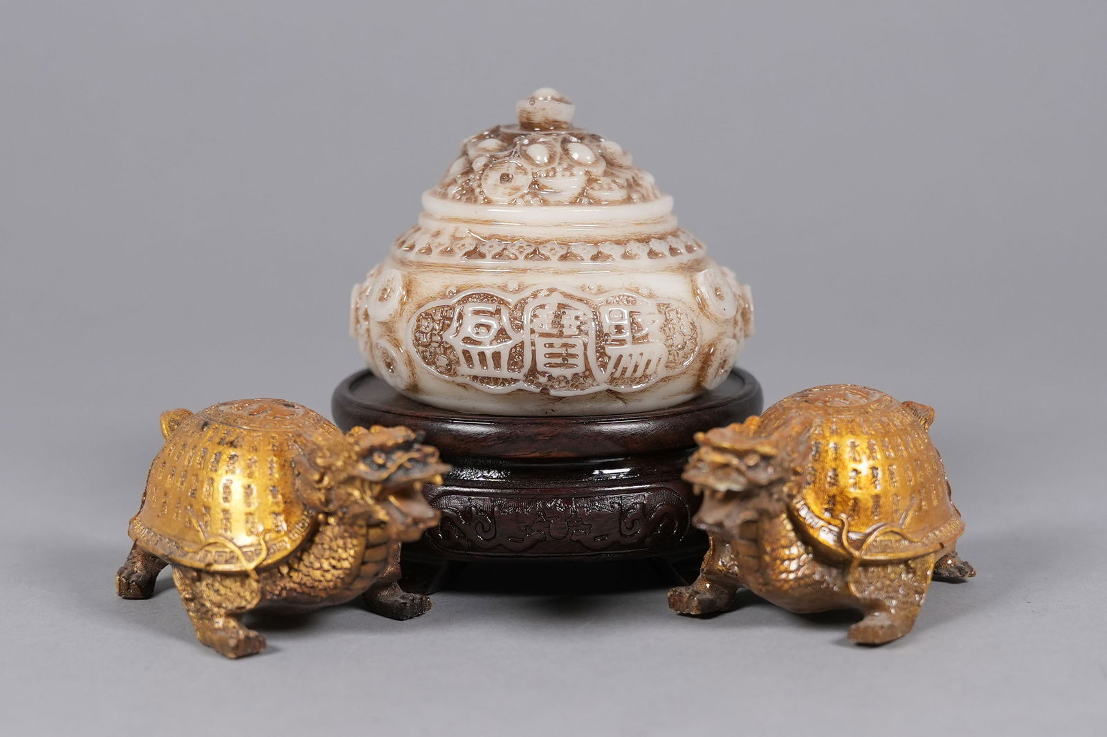 Lots Chinese carvings (1 of 7)