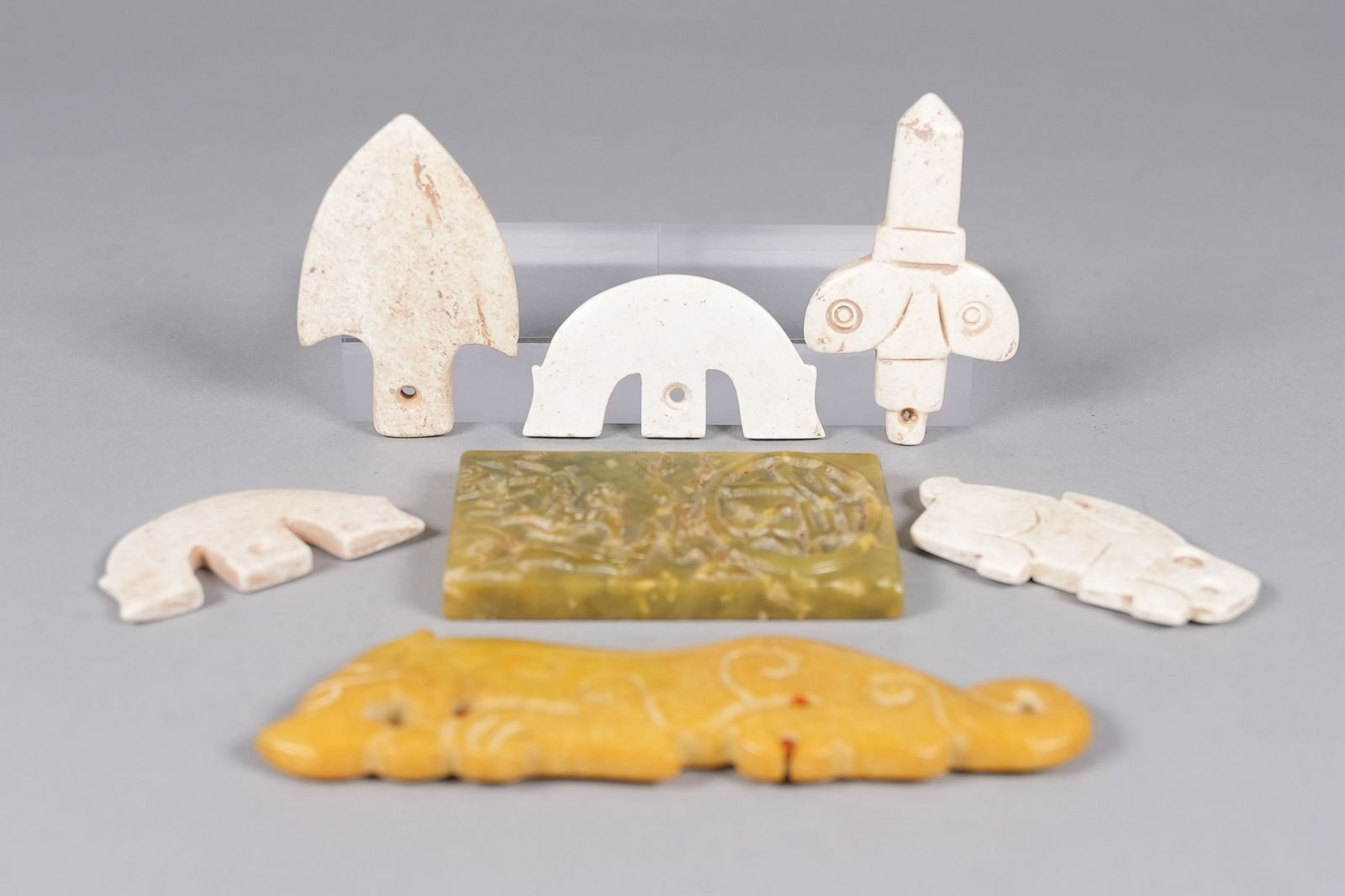 Lots Chinese carvings (1 of 5)