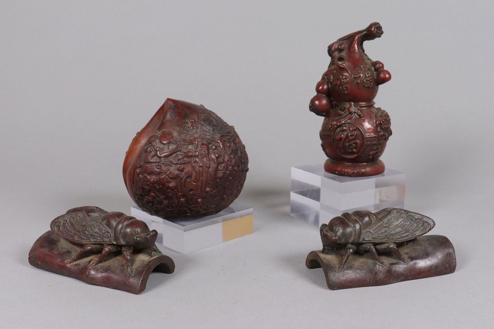 Lots Chinese carvings: Lots Chinese carvings.