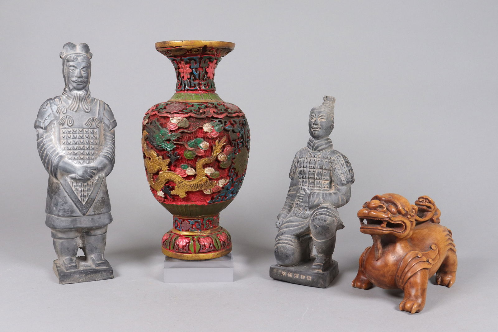 Lots Chinese items: Lots Chinese items.