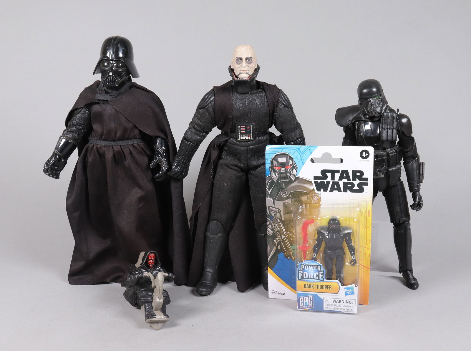 Lots Star Wars figure: Lots vintage Star Wars figure.