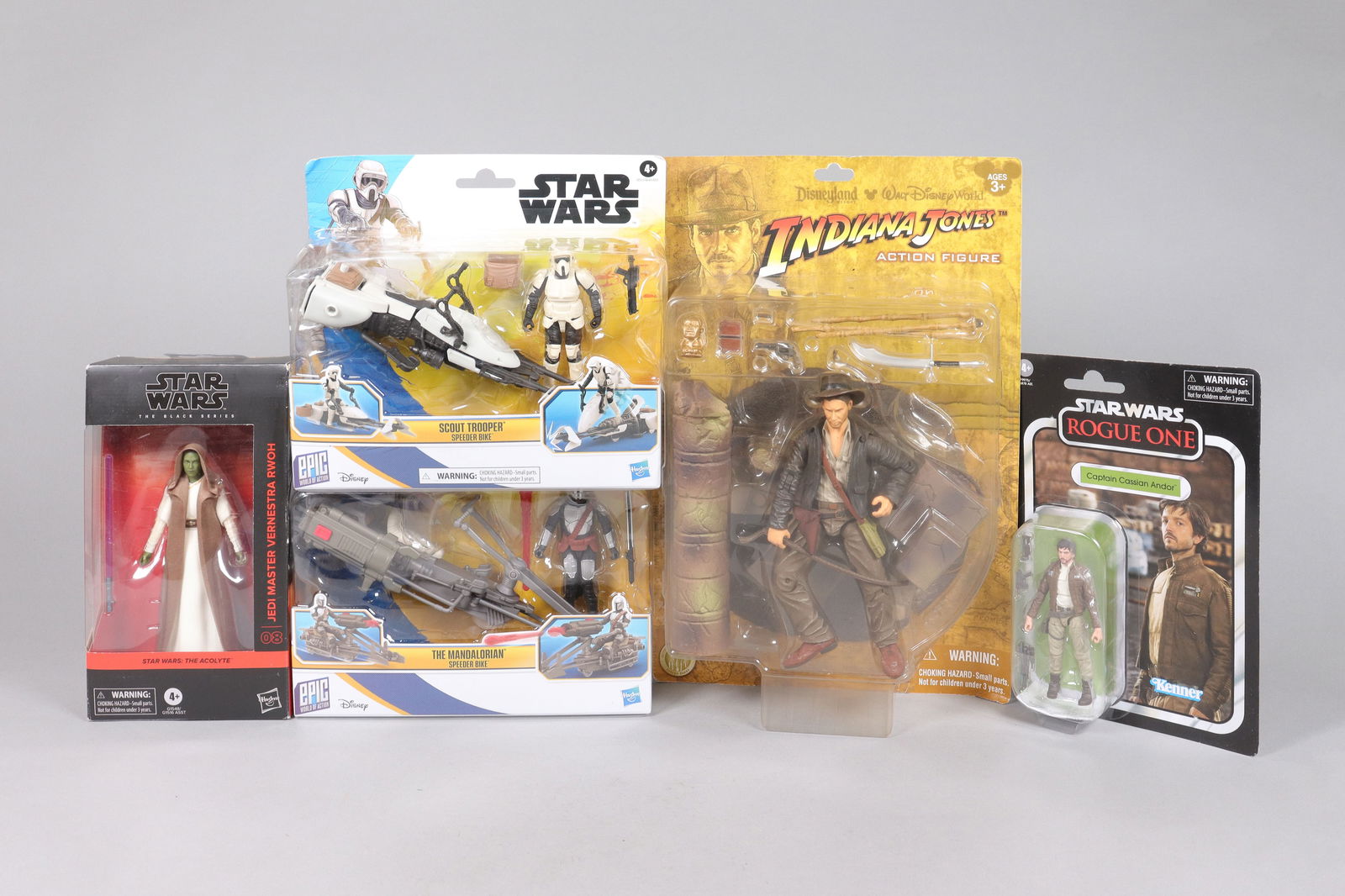 Lots Star Wars figure in box: Lots Star Wars figure in box.