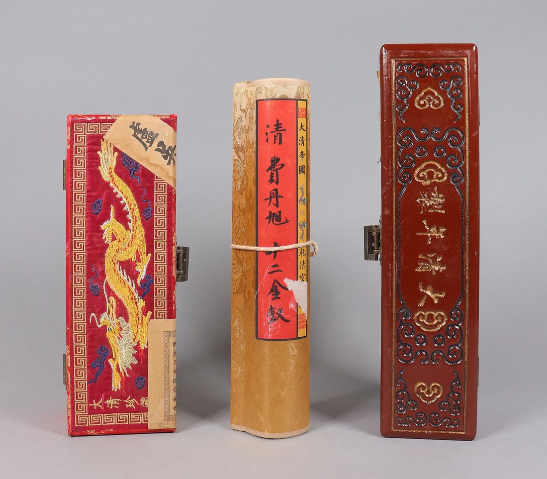 Lots Chinese art scrolls (1 of 8)