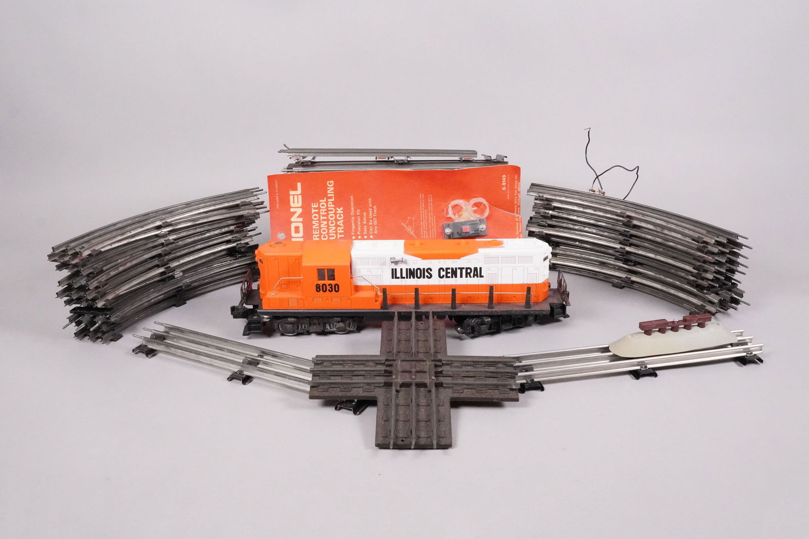 Lots vintage train items: Lots vintage train toy items. Condition selling it as is. No return.