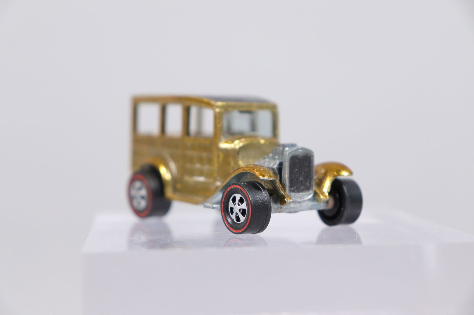 A vintage Hot Wheels - 4