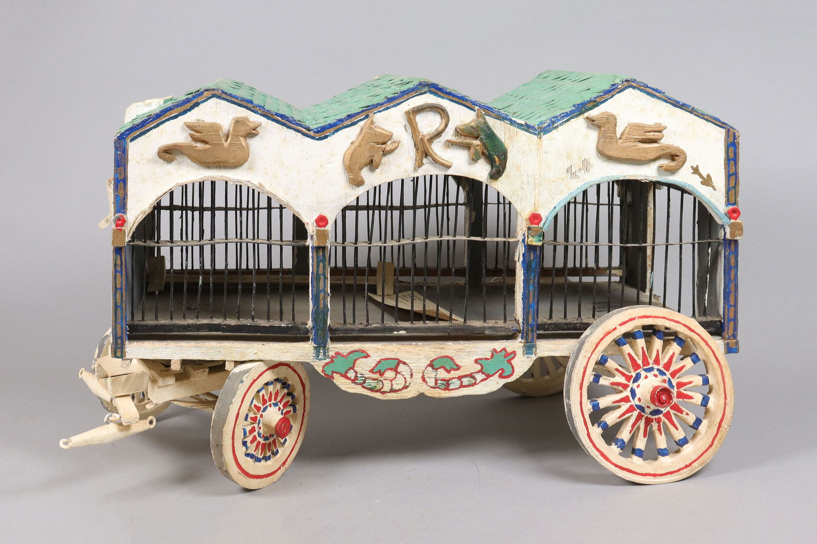 A vintage large wagon toy: A vintage large wagon toy, condition selling it as is. All sales are final.