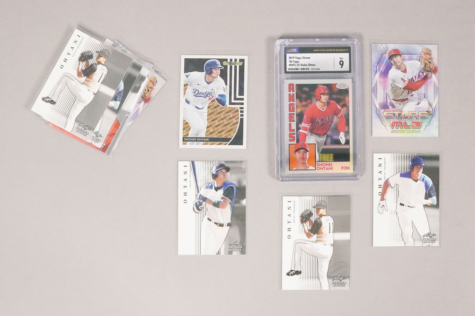 Lots Shohei Ohtani cards: Lots Shohei Ohtani cards.