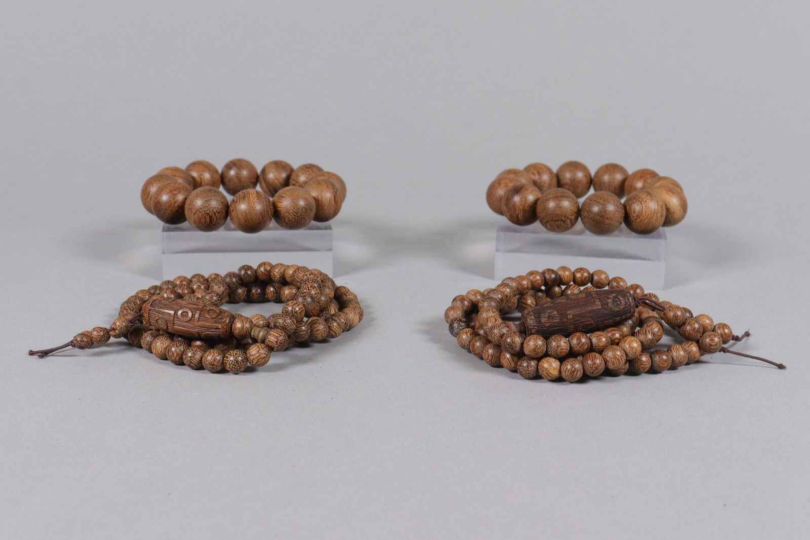 Lots Chinese beads: Lots Chinese beaded items.