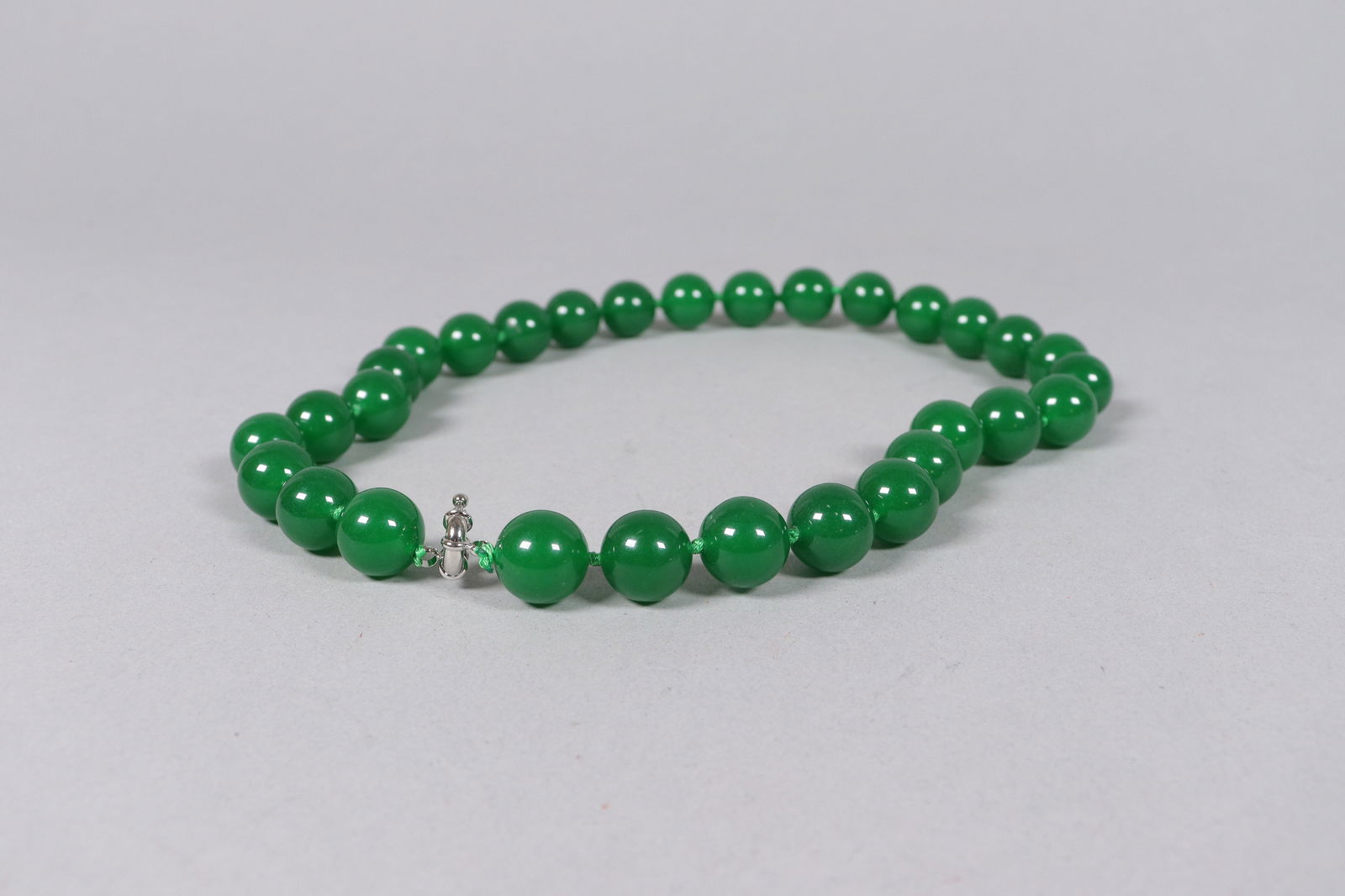 Lots apple green beaded items - 4