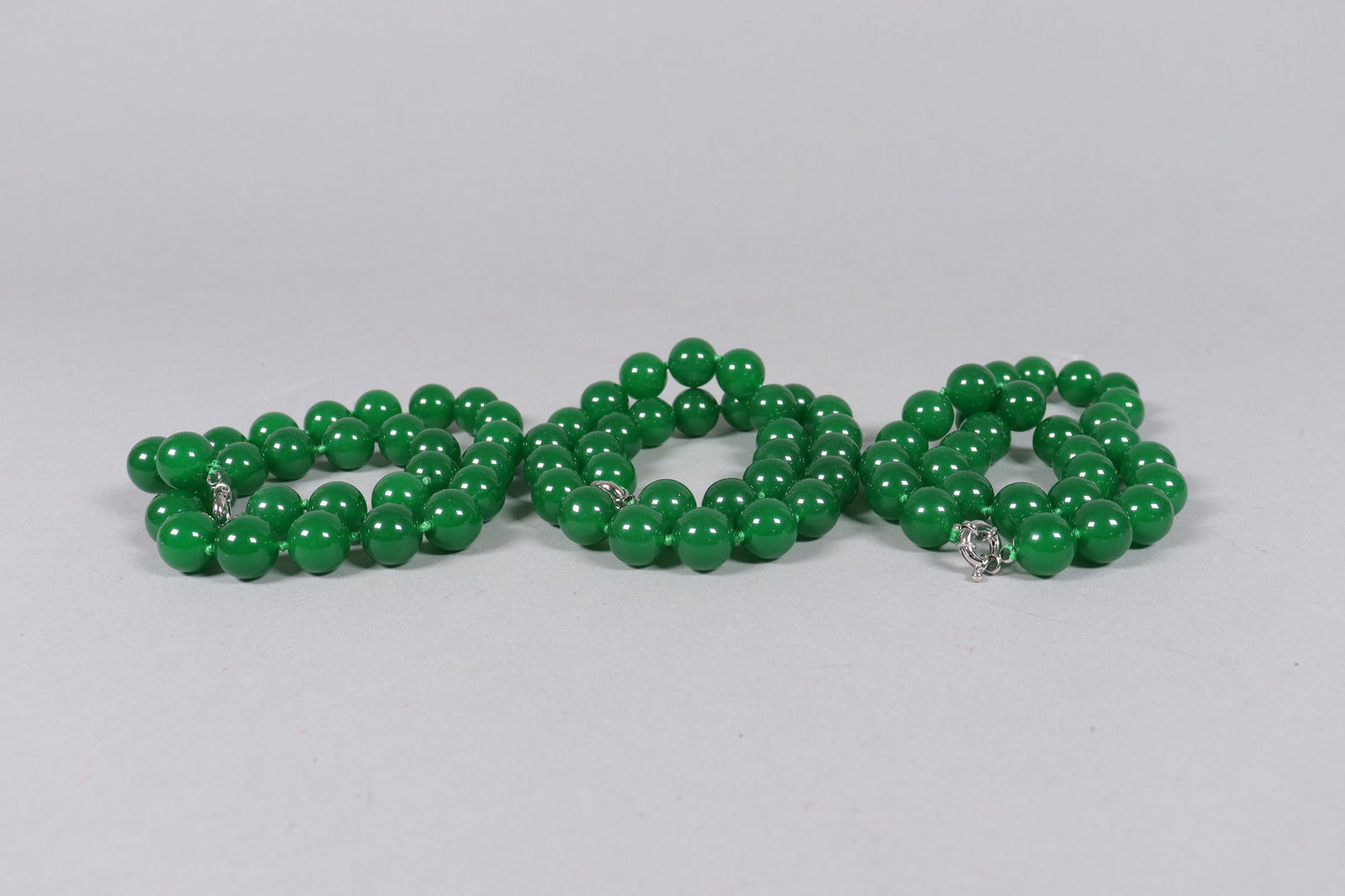 Lots apple green beaded items - 5