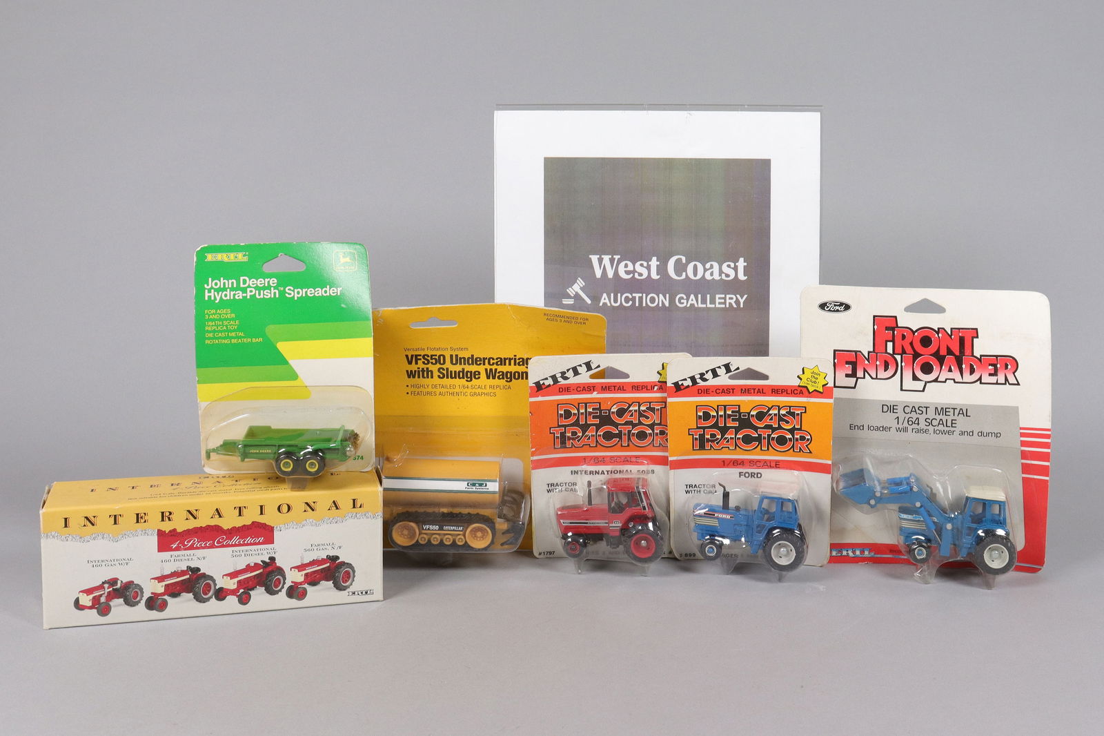 Lots car toy figures - 2