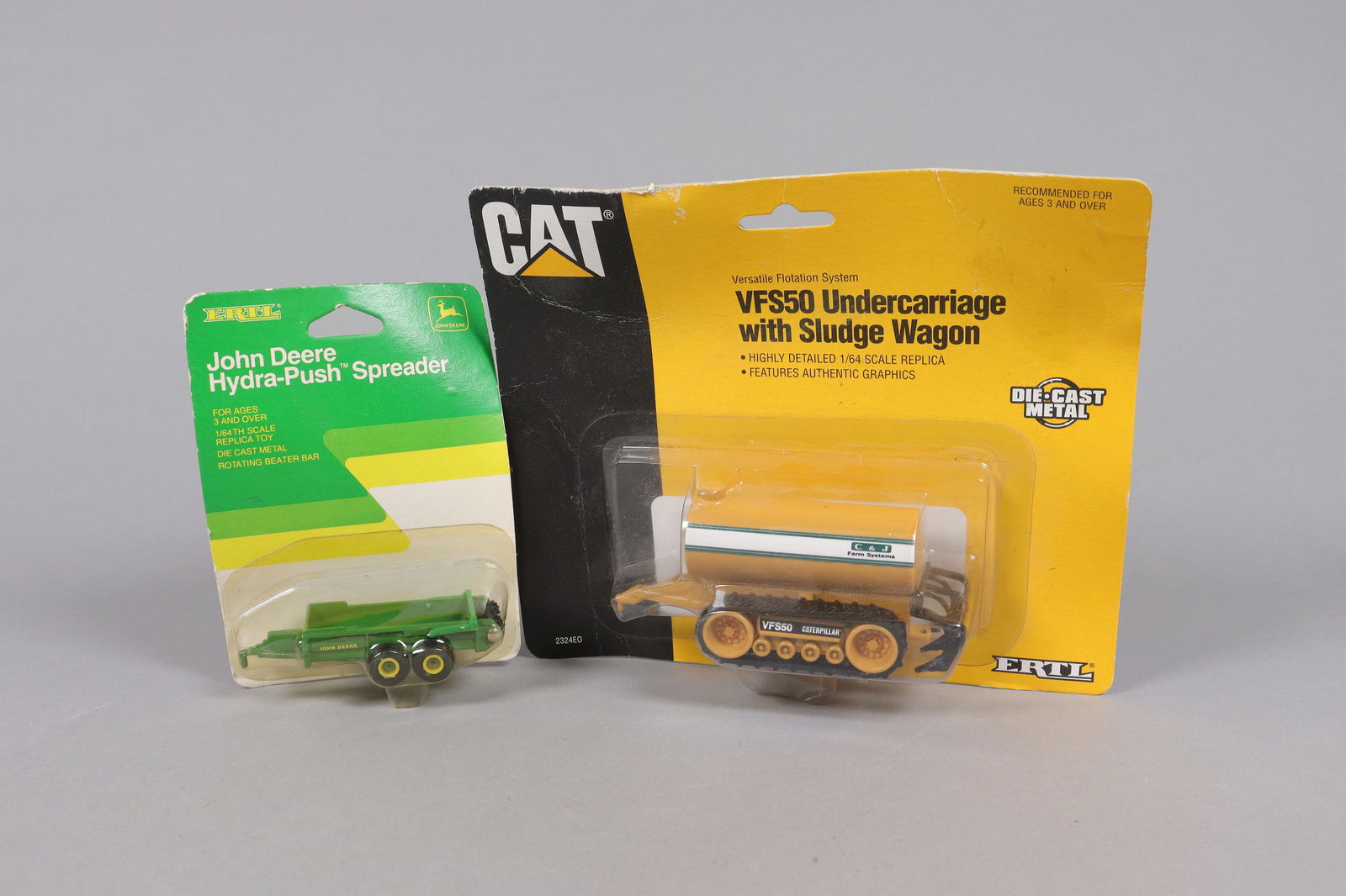 Lots car toy figures - 3