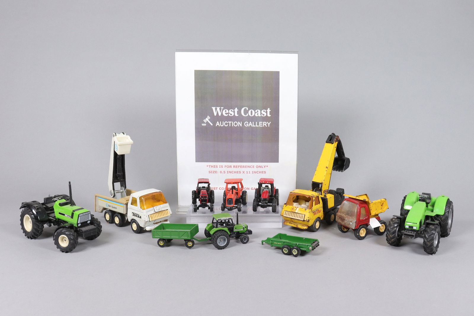 Lots car toy figures - 2