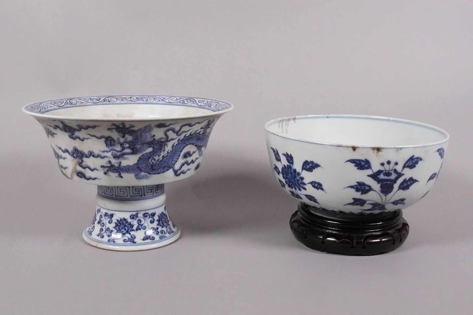 Lots Chinese b/w porcelains: Lots Chinese b/w fine porcelains. Largest H: 5.8" x W: 8.6."