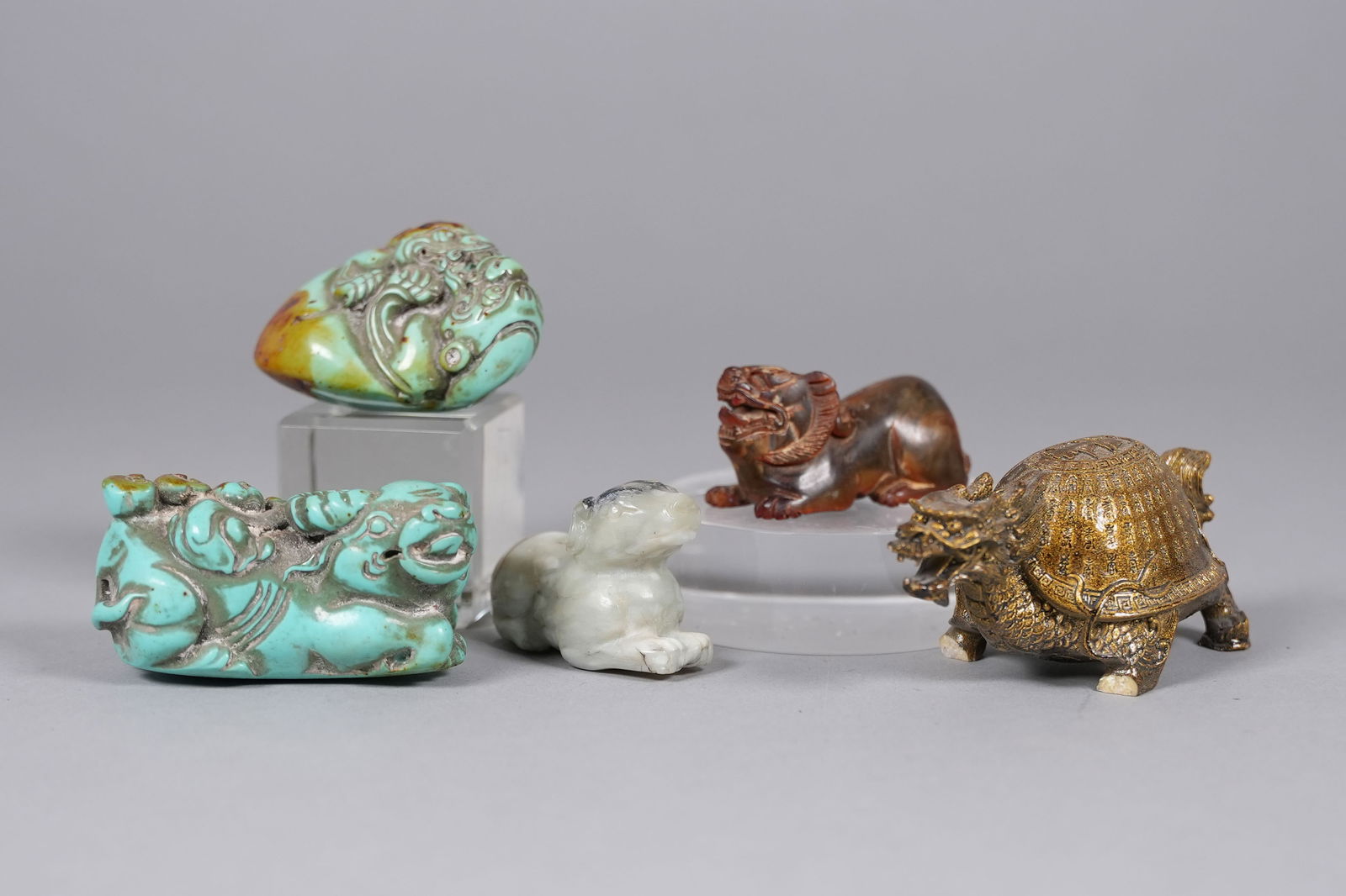 Lots Chinese fine carvings: Lots Chinese fine carvings.