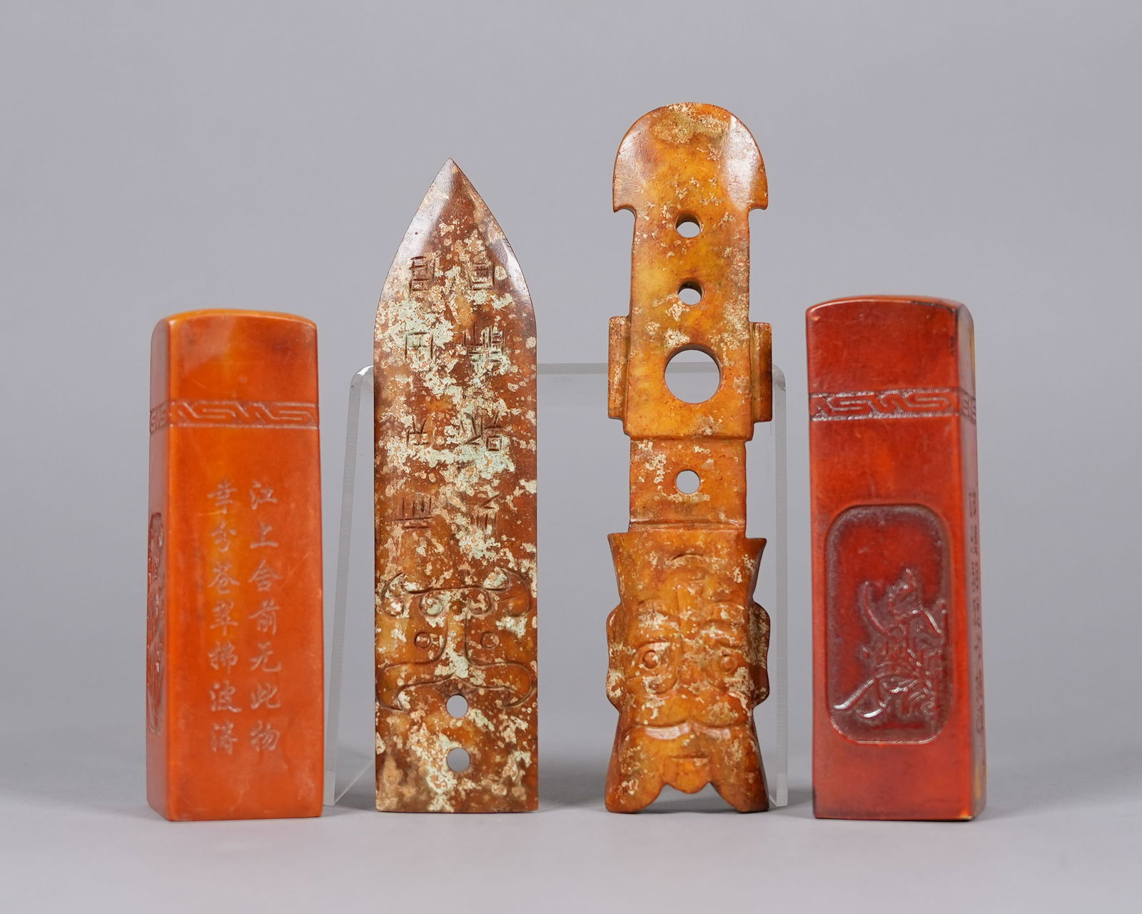 Lots Chinese carvings: Lots Chinese carvings.