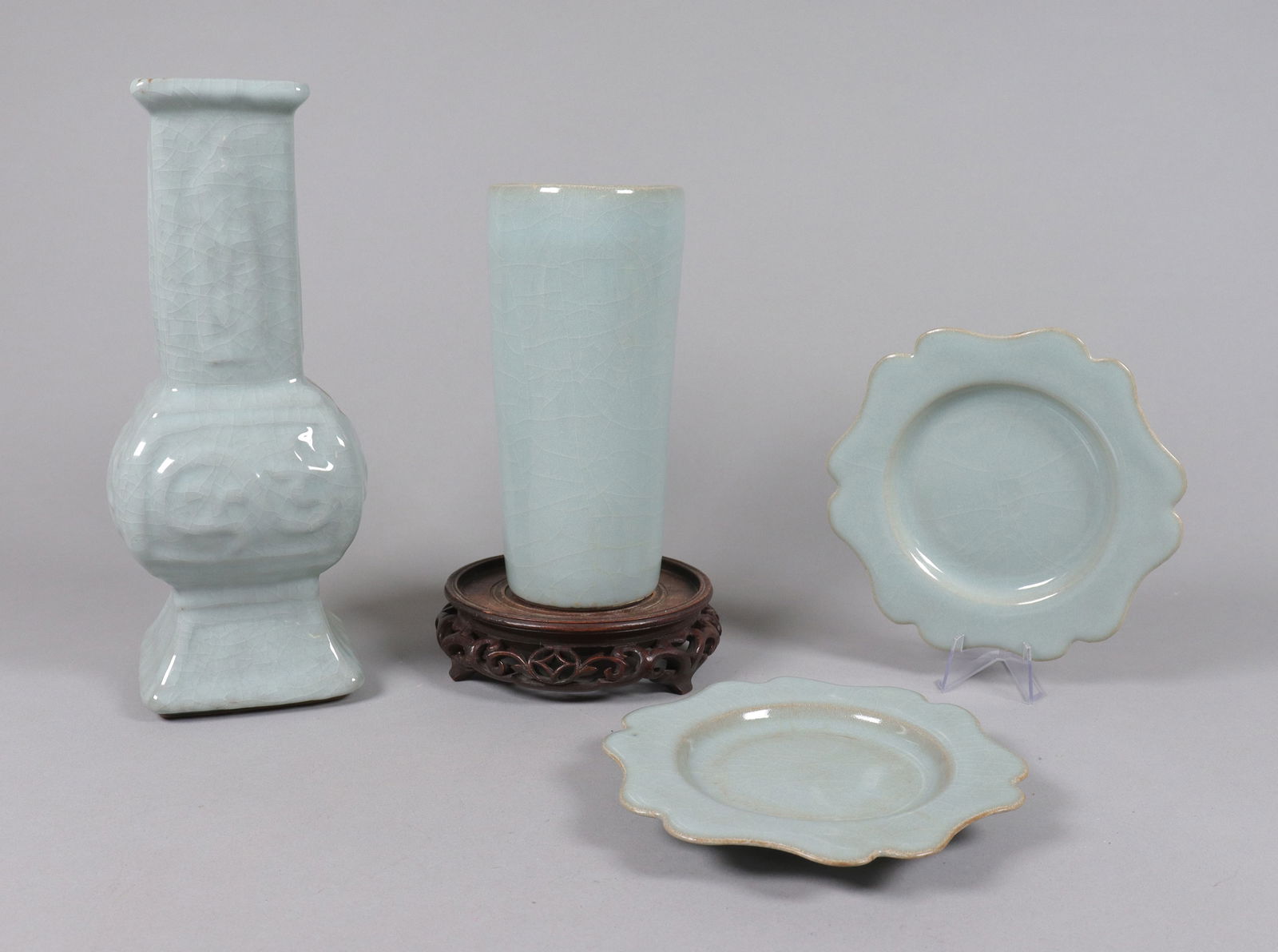 Lots Chinese celadon porcelains (1 of 8)