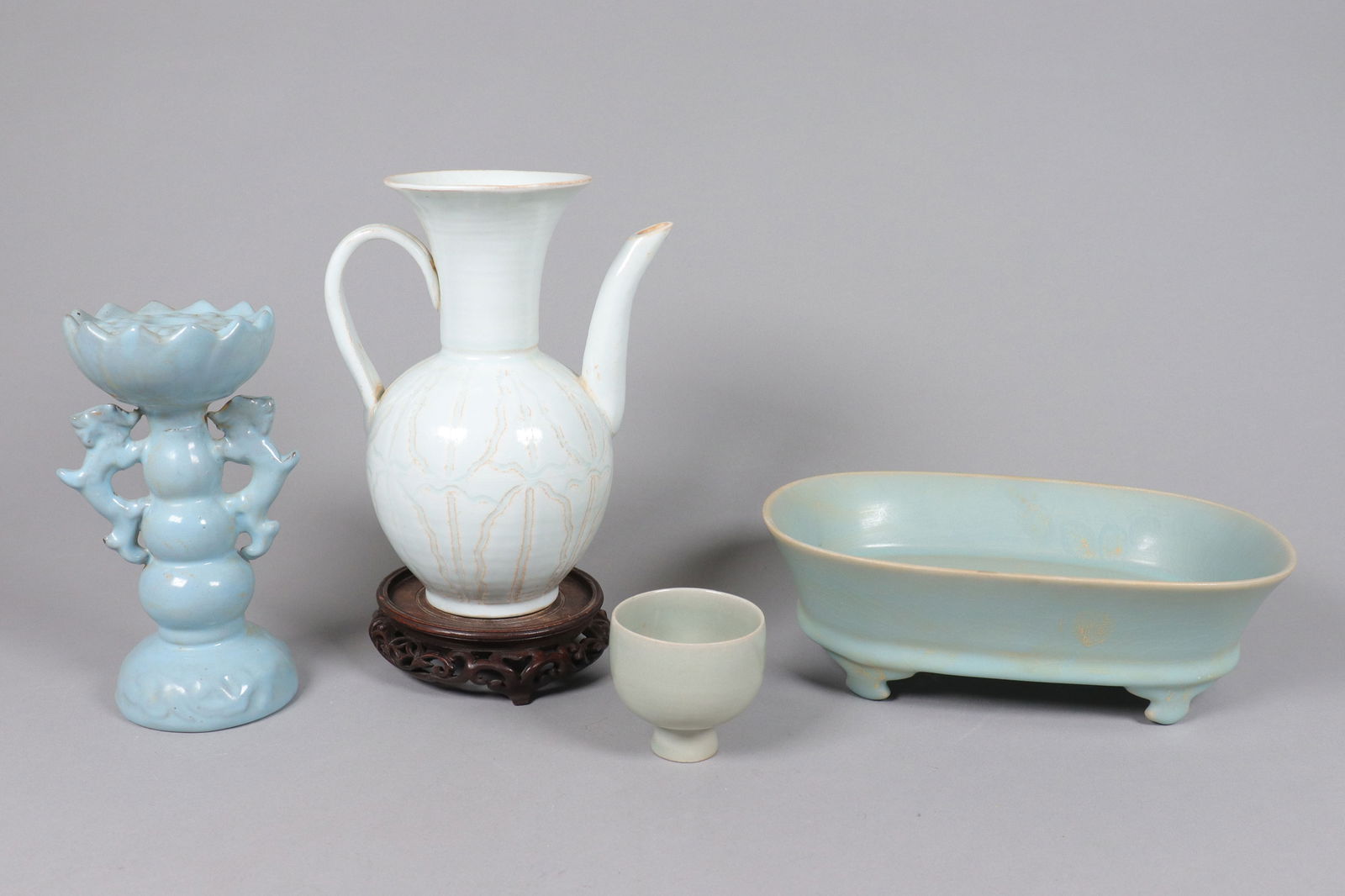 Lots Chinese celadon porcelains (1 of 8)