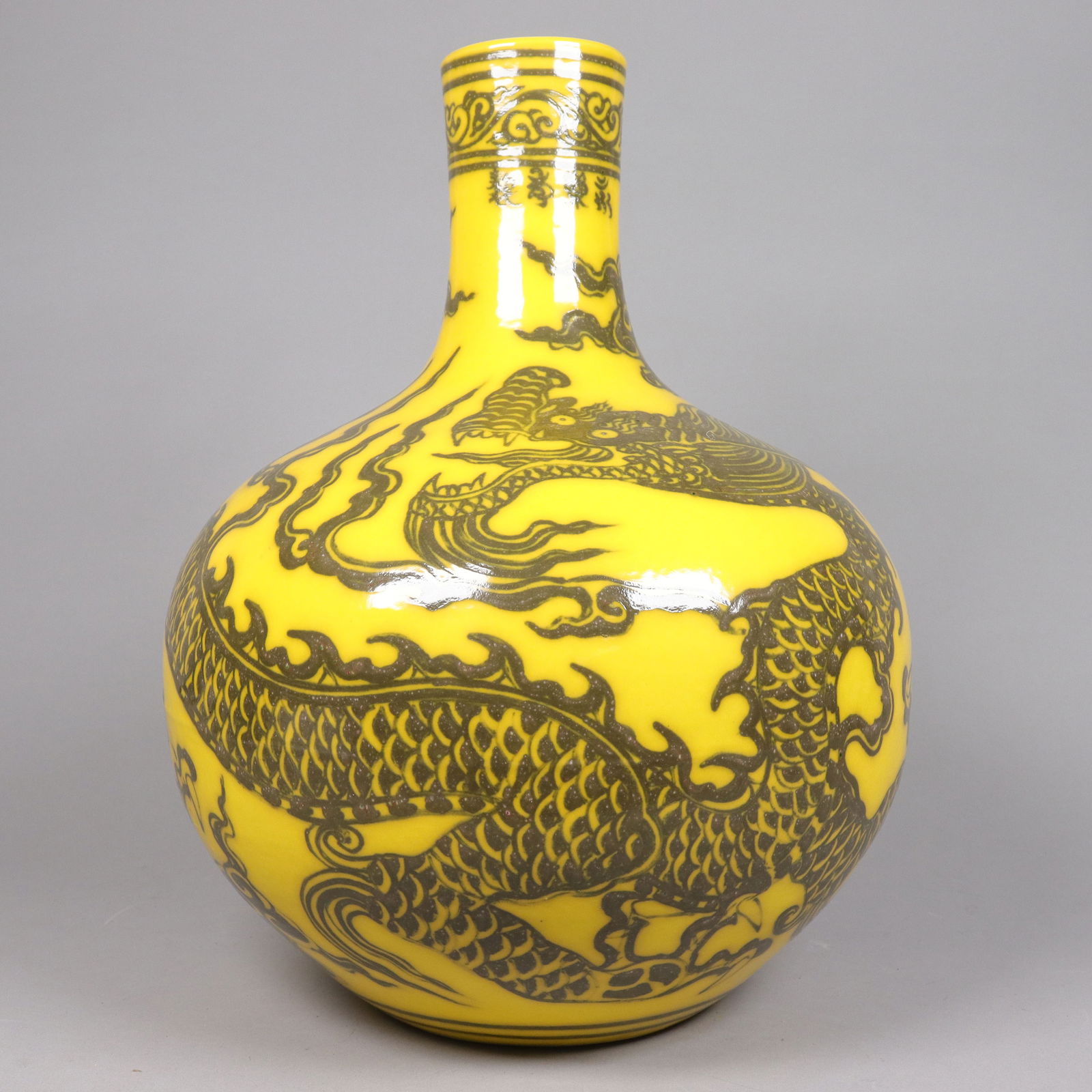 Chinese massive dragon vase with box - 3