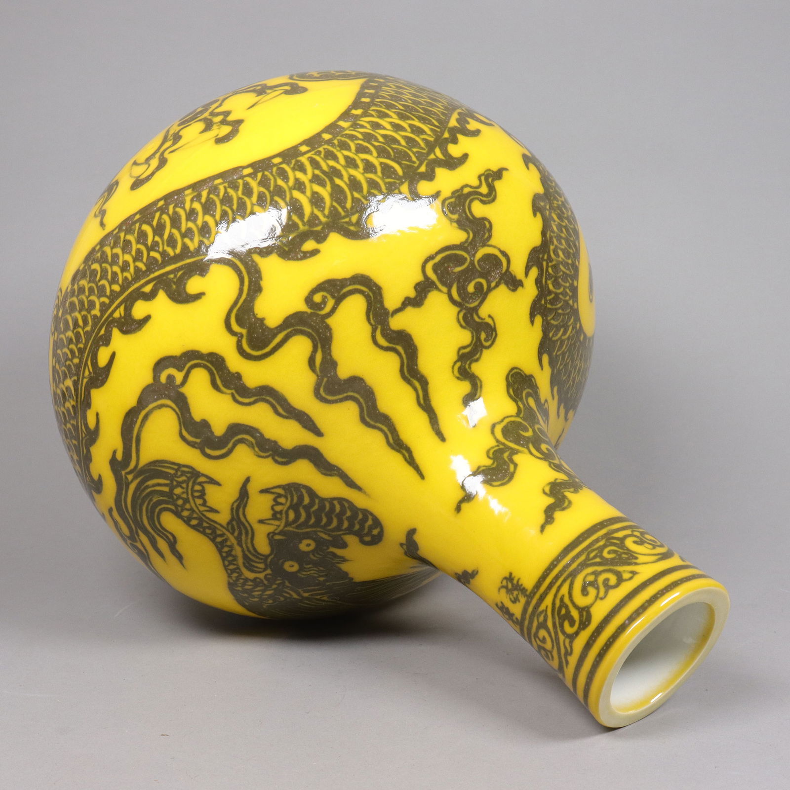 Chinese massive dragon vase with box - 4